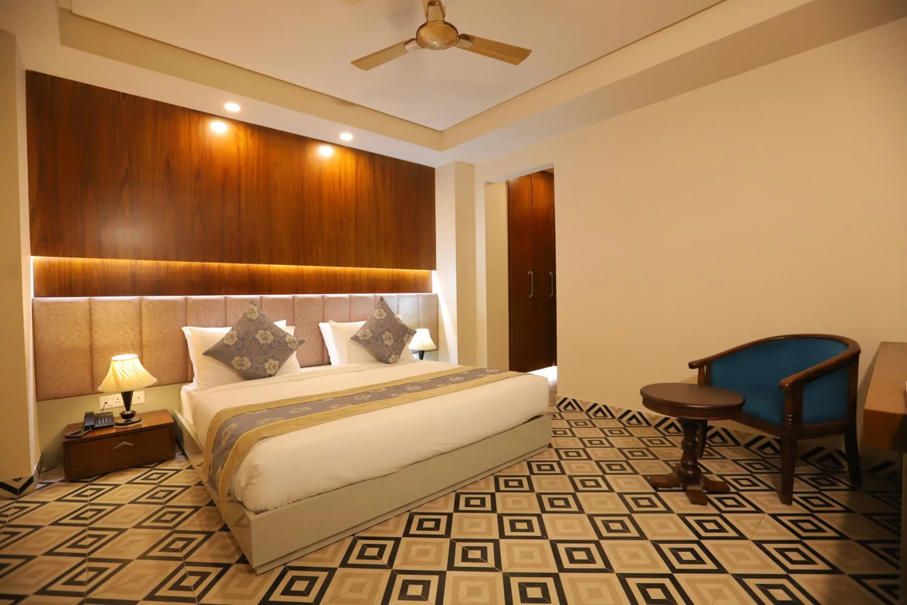 Bed in IP Royal Hotel - New Delhi
