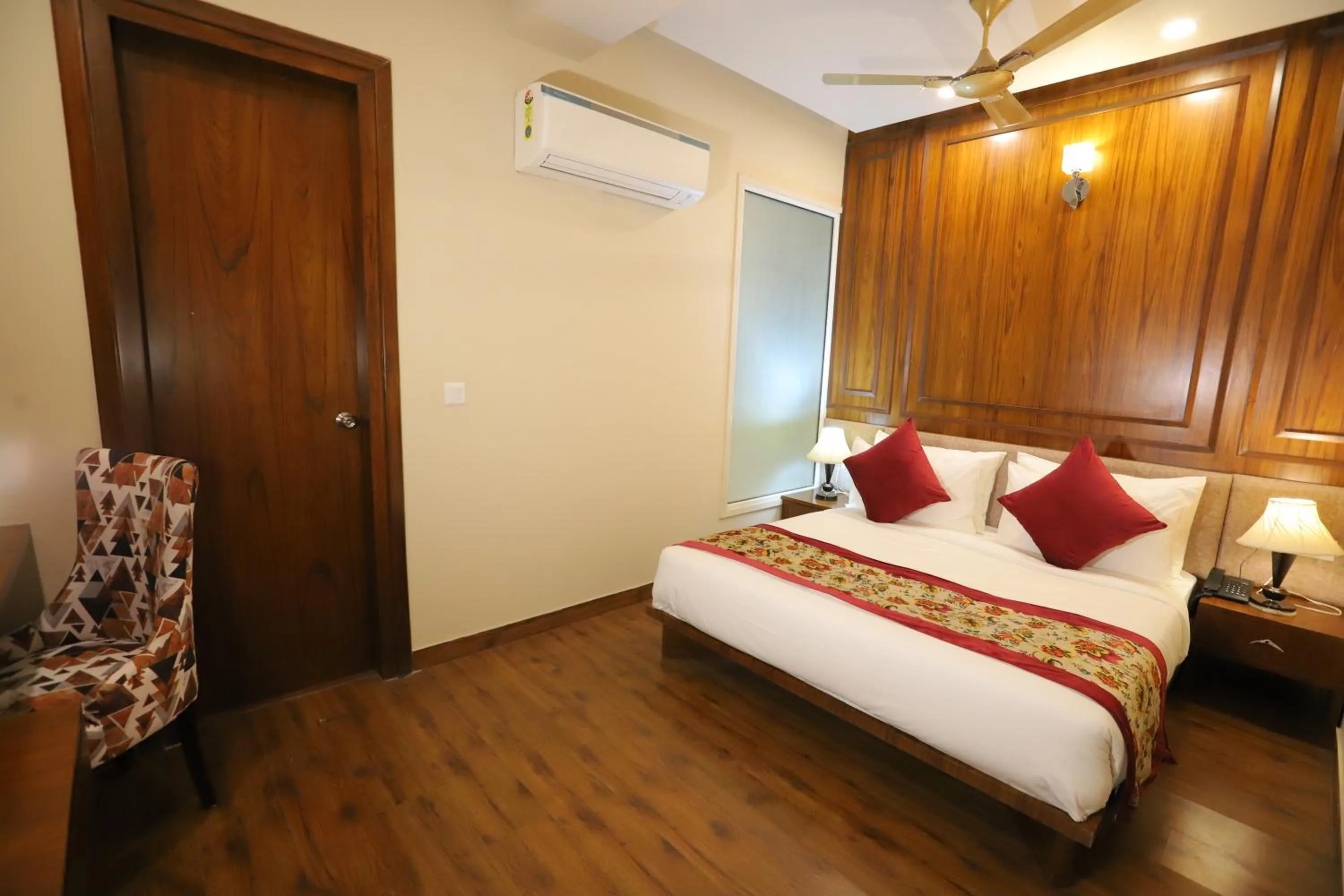 Bed in IP Royal Hotel - New Delhi