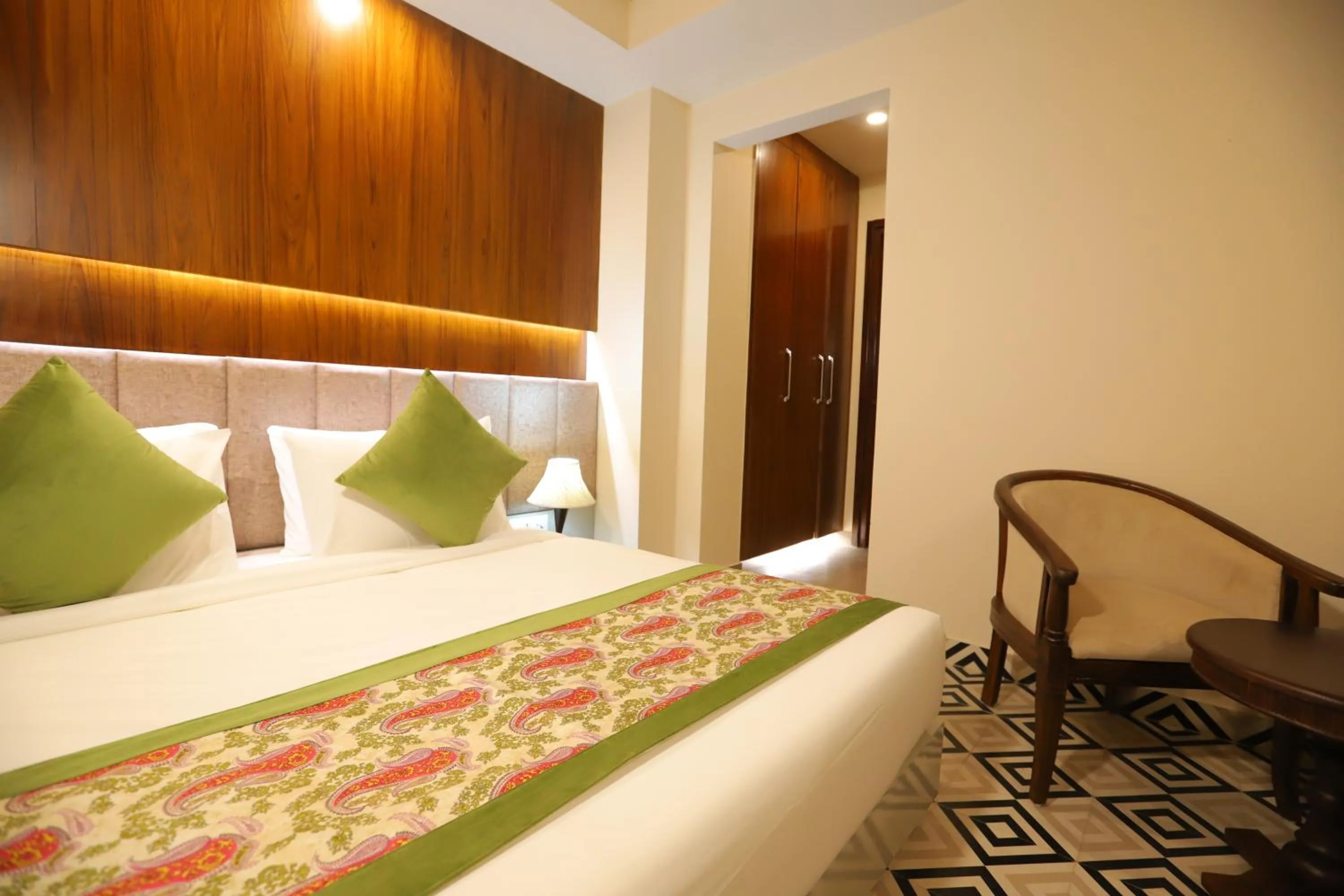 Bed in IP Royal Hotel - New Delhi