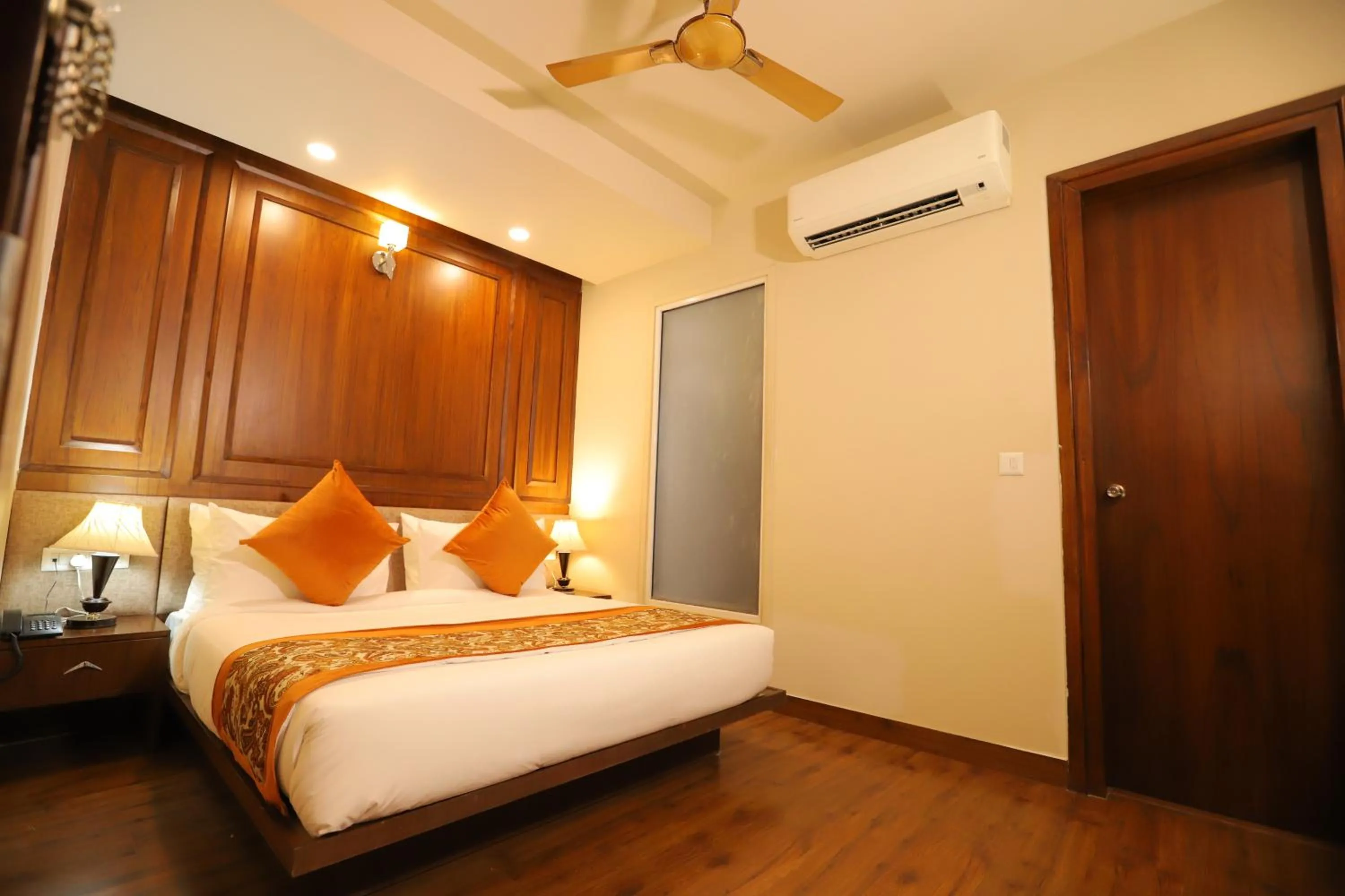 Bed in IP Royal Hotel - New Delhi