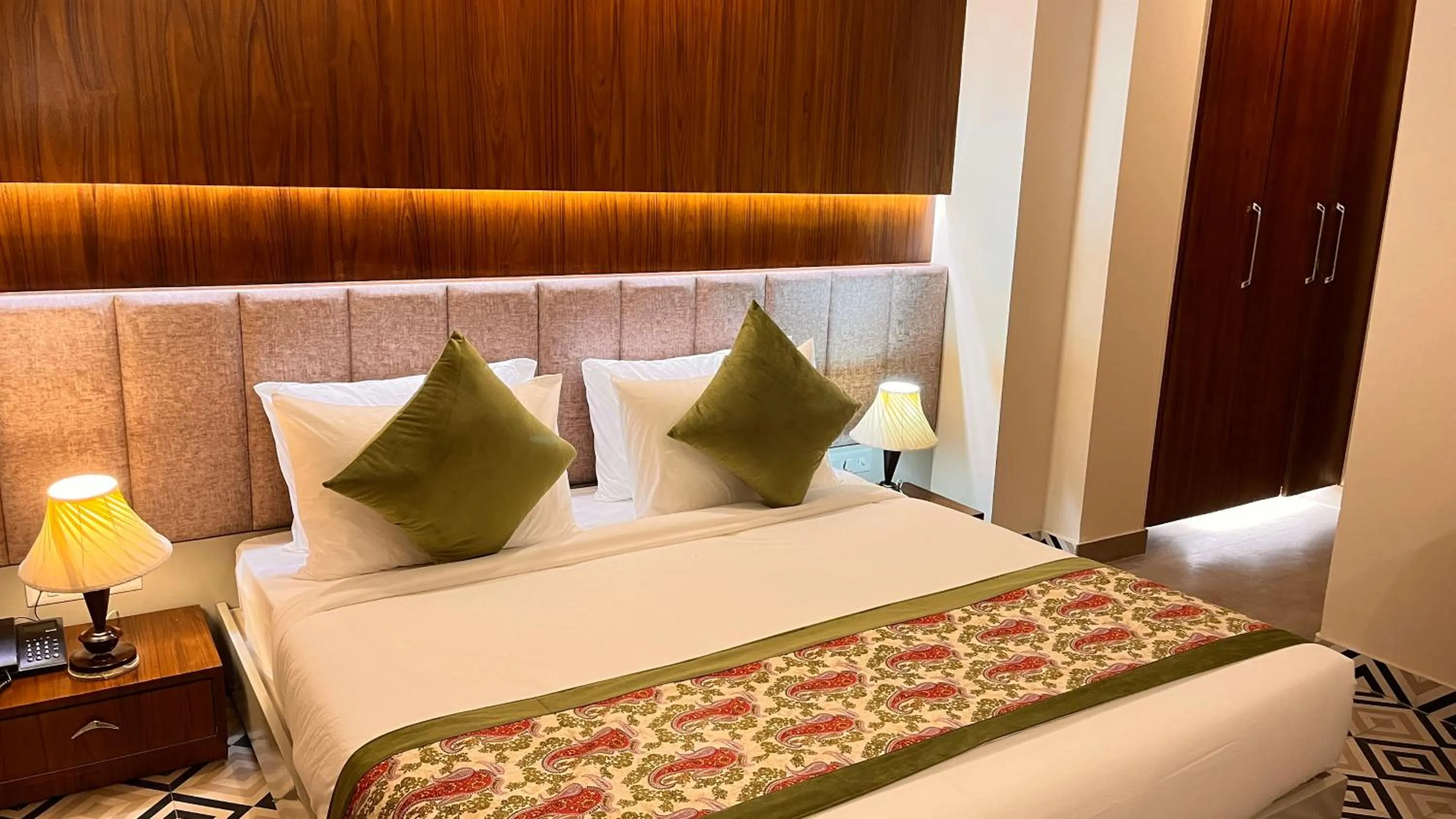 Bed in IP Royal Hotel - New Delhi
