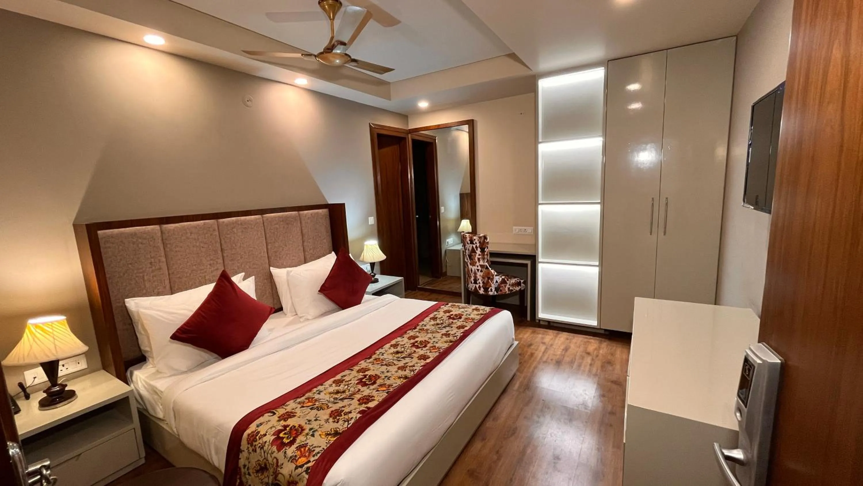 Bed in IP Royal Hotel - New Delhi