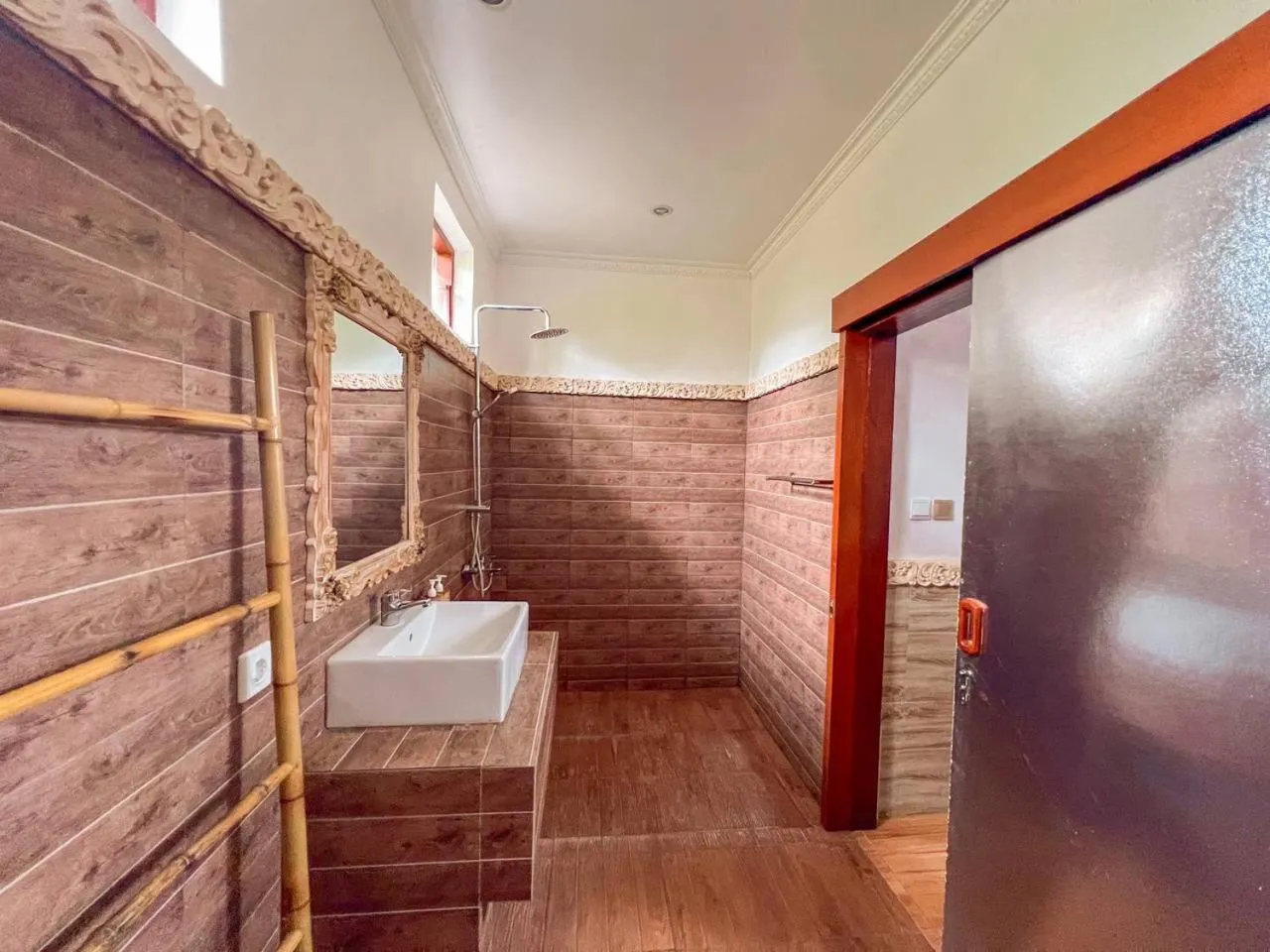 Shower in Mikuk Cottages Canggu