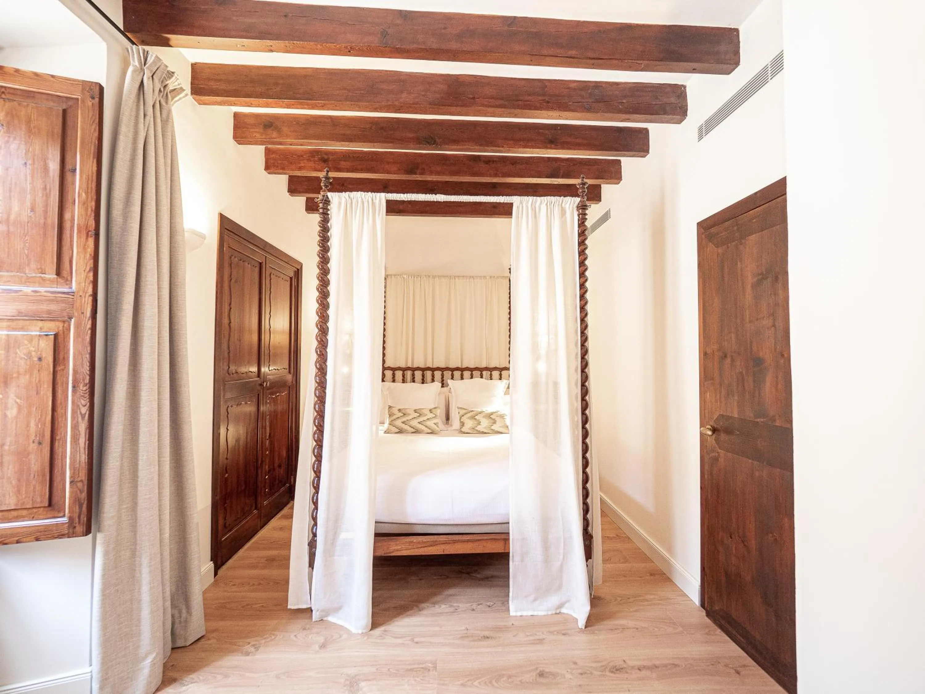 Bed in Ca'n Puig de Sòller