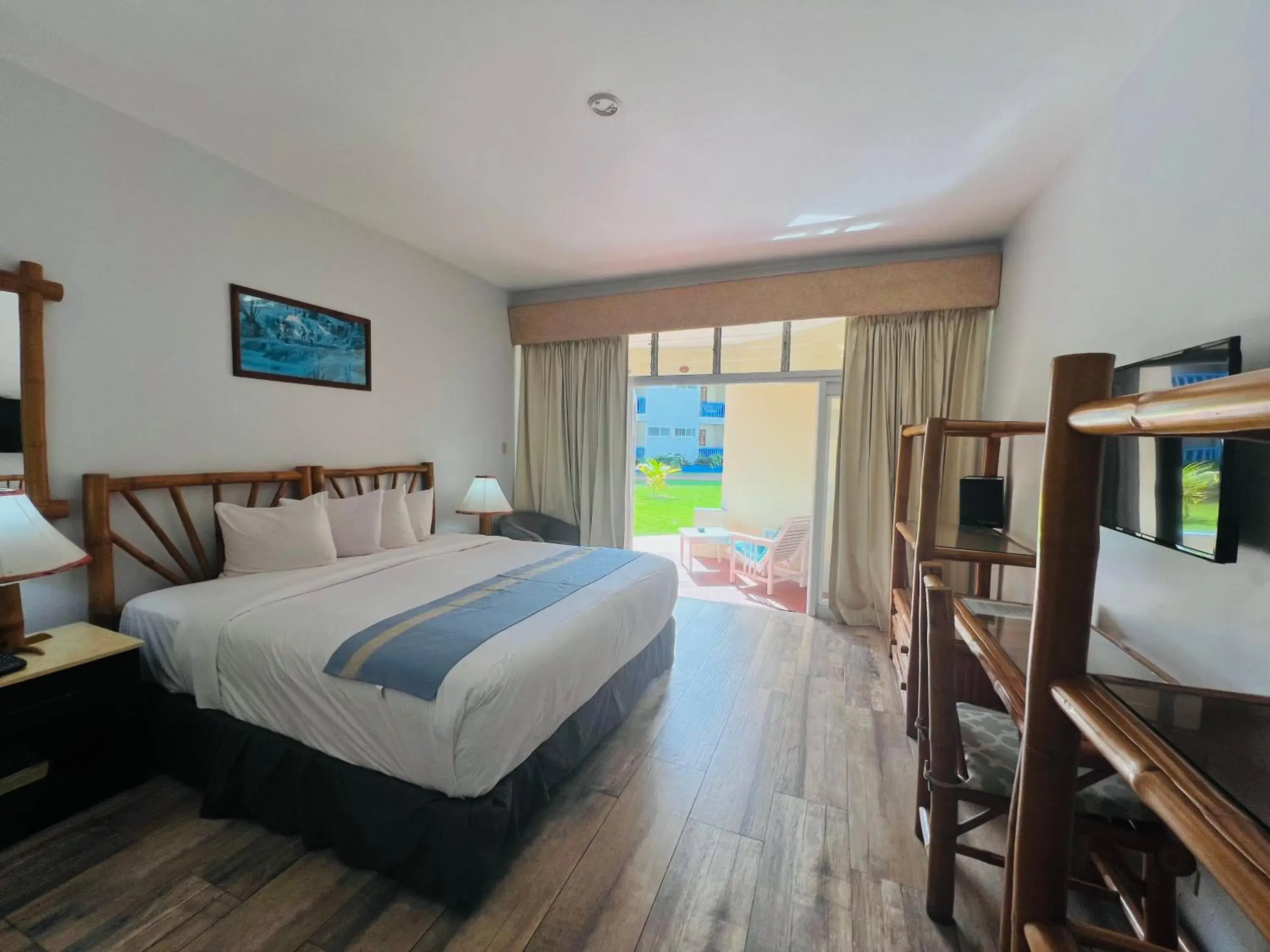 Bedroom, Bed in Toby's Resort Bedroom, Bed in Toby's Resort