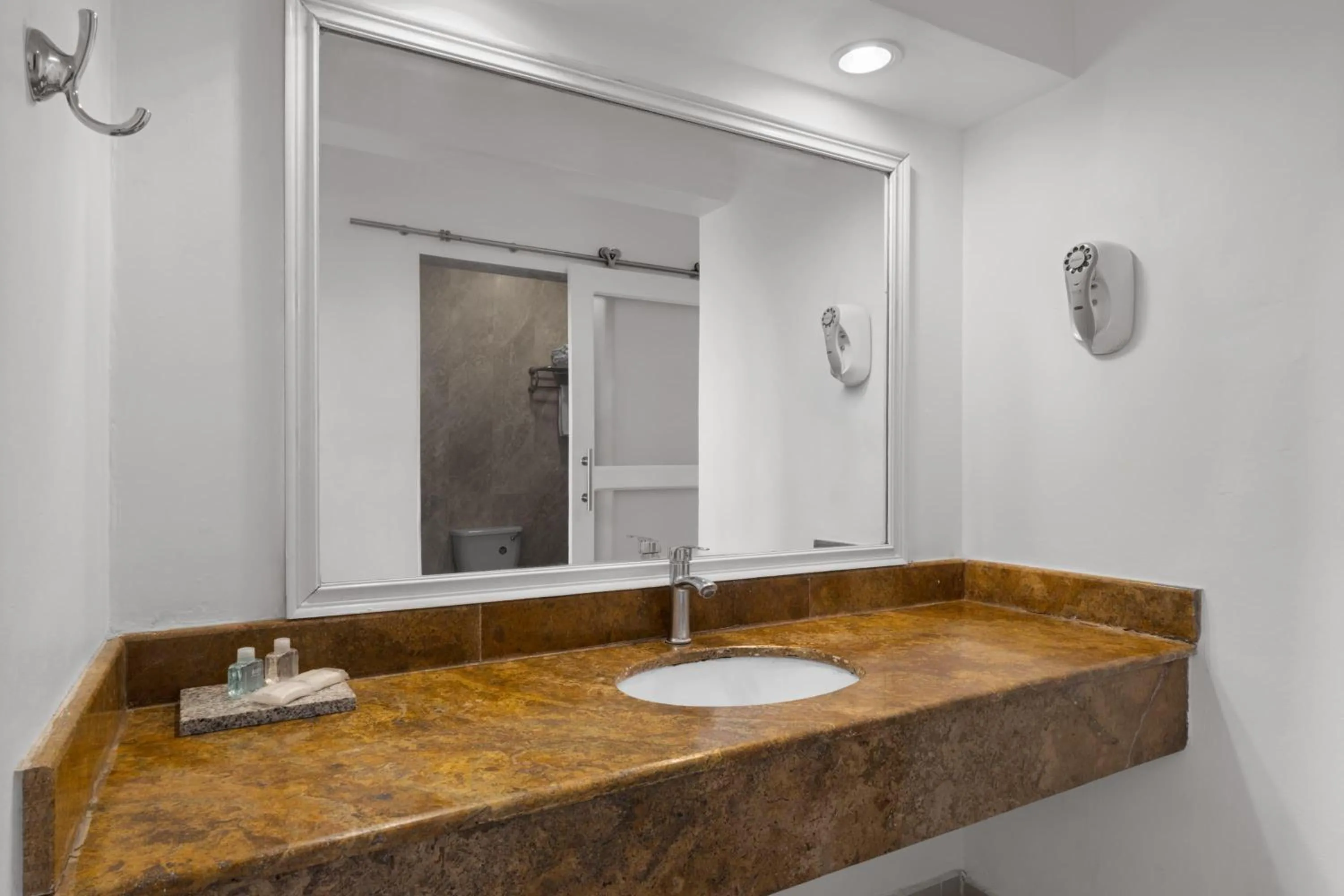 Shower in Grand Decameron Montego Beach, A Trademark All-Inclusive Resort