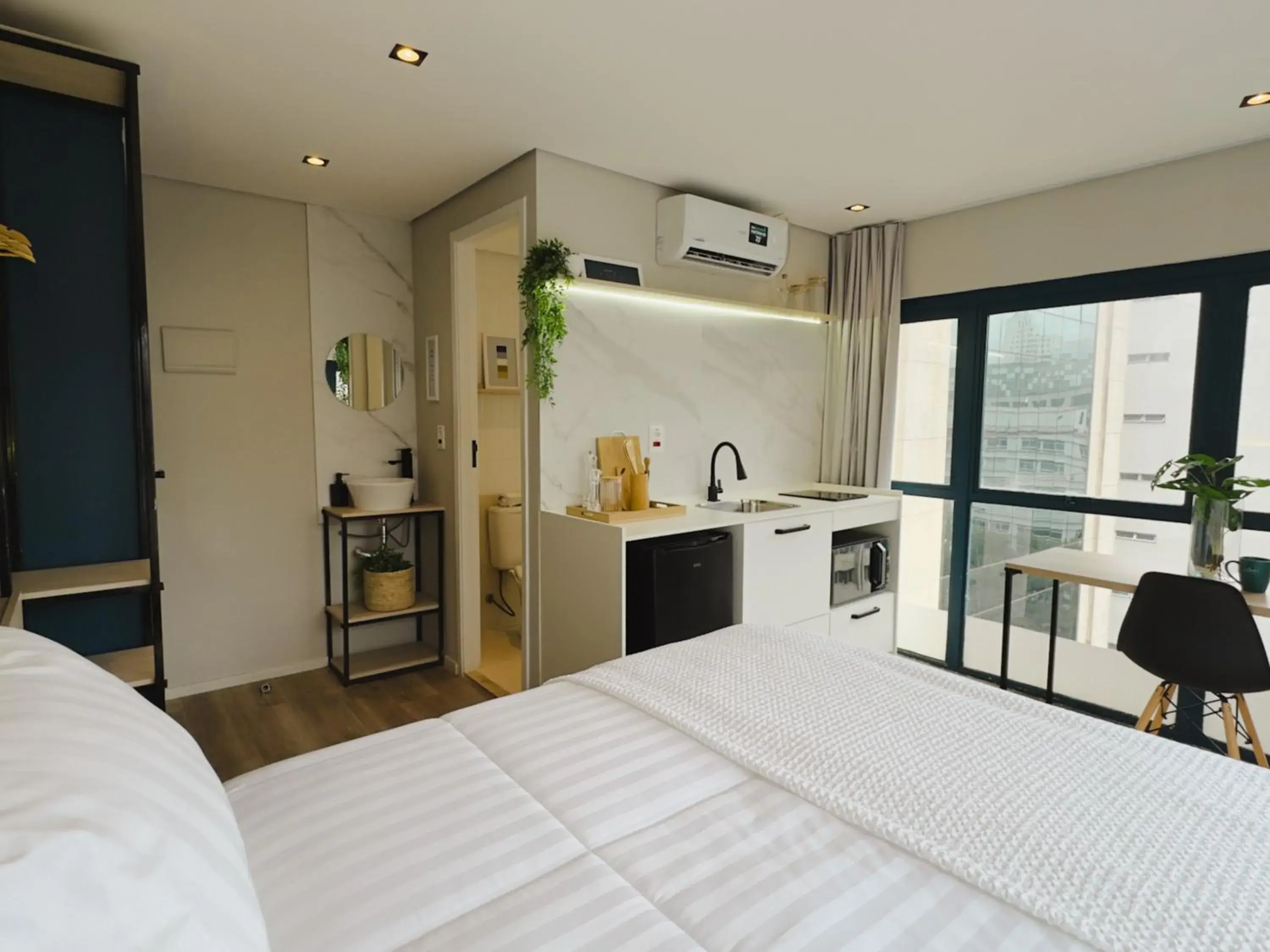 Kitchen or kitchenette, Bed in Apê Paulista Bela Cintra Kitchen or kitchenette, Bed in Apê Paulista Bela Cintra