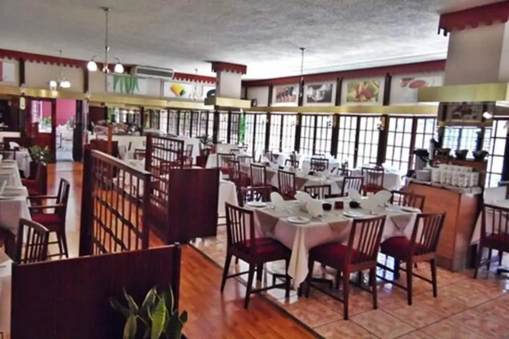 Restaurant/places to eat in Arcadia Hotel