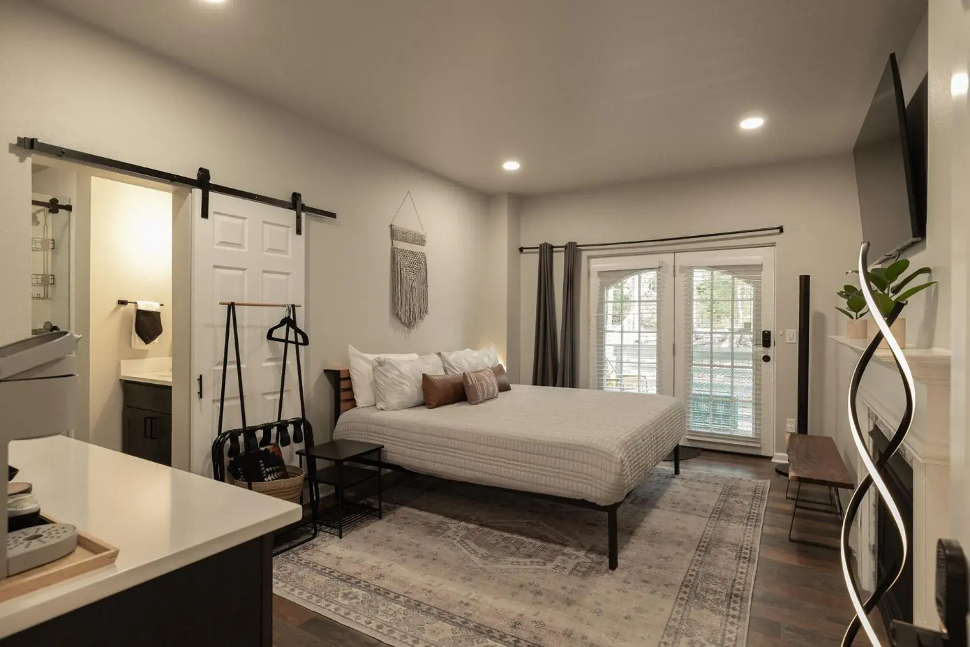 Photo of the whole room, Bed in Winter Park Chateau Photo of the whole room, Bed in Winter Park Chateau