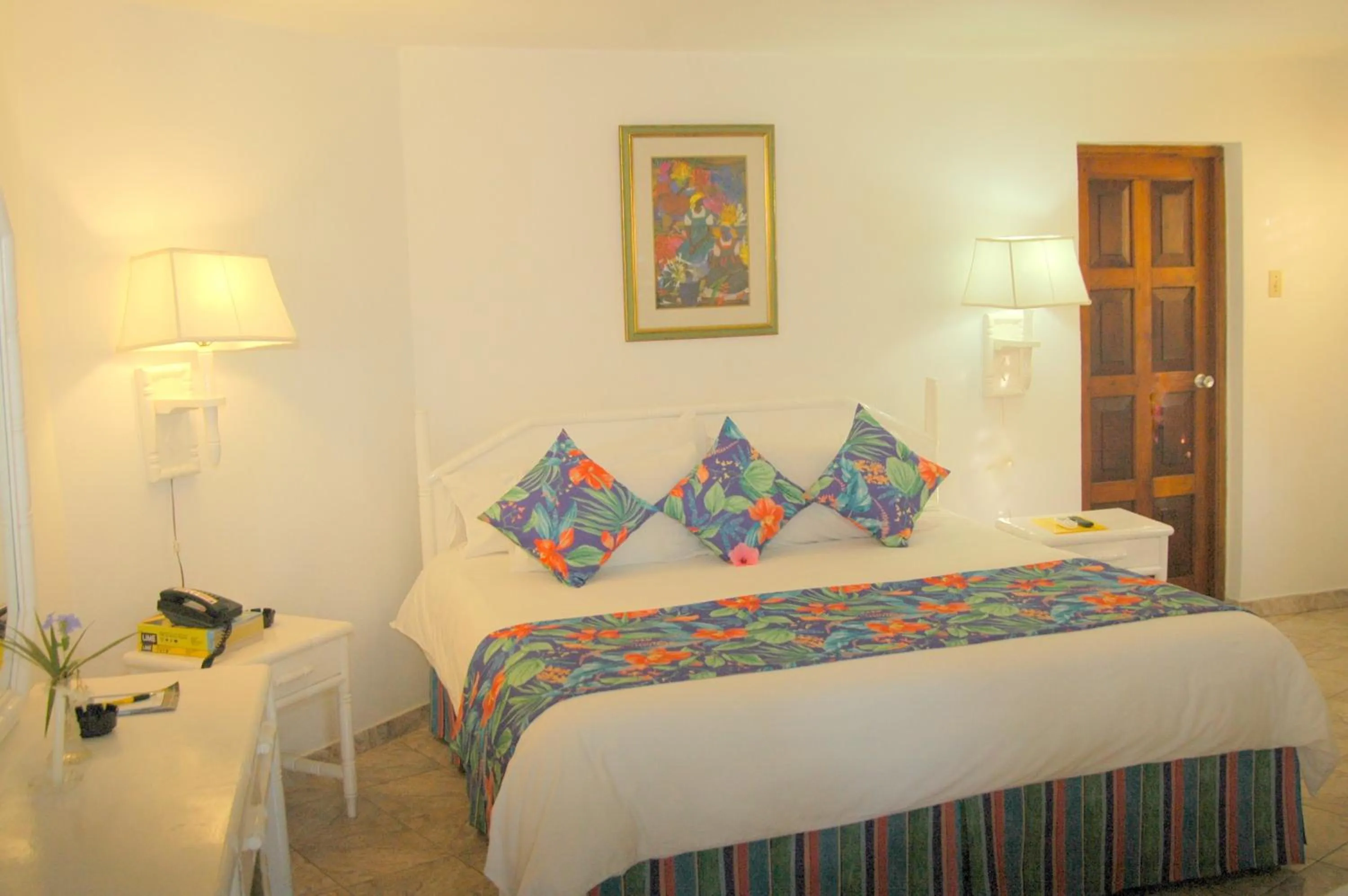 Bed in Negril Treehouse Resort