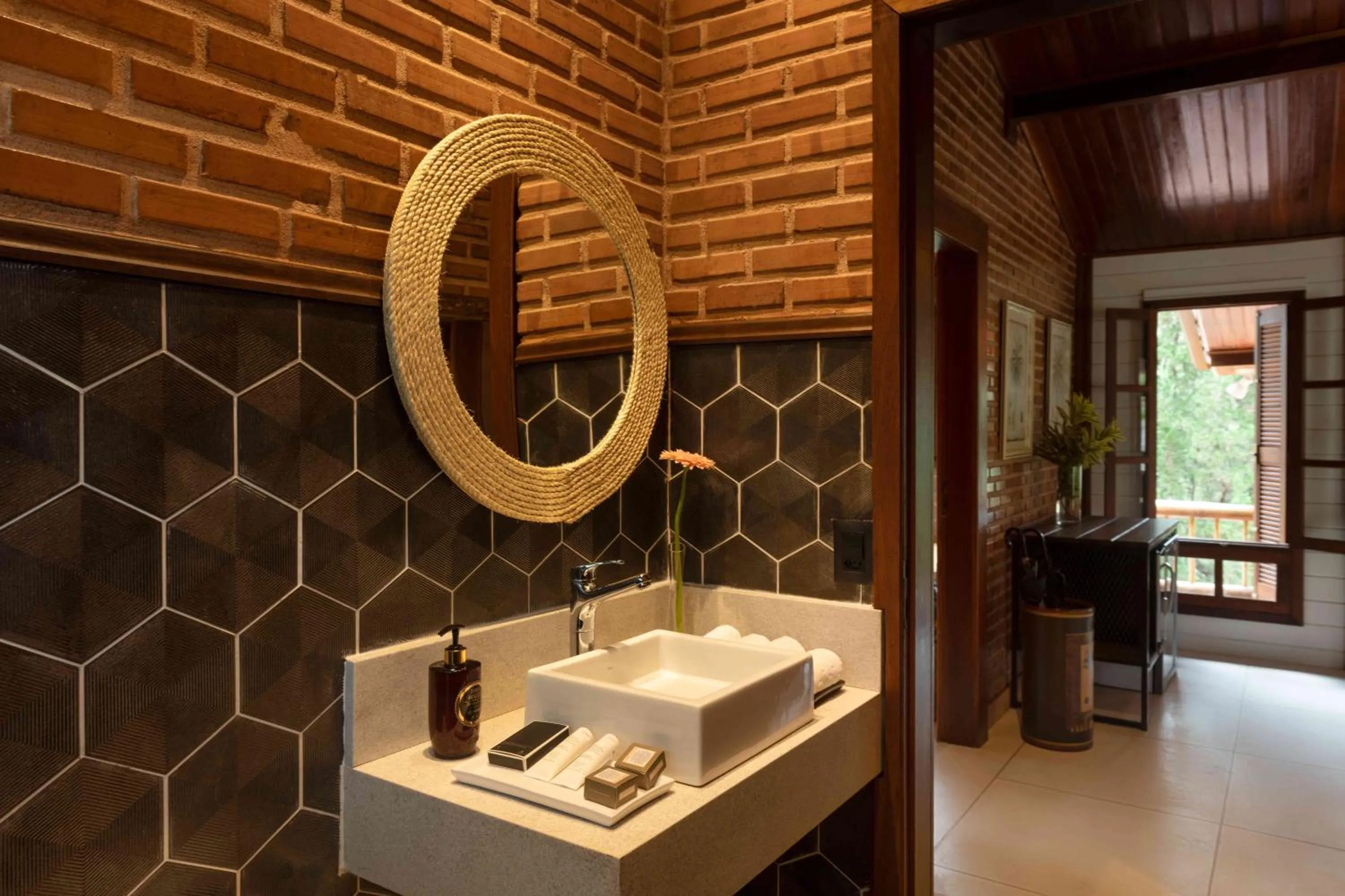 Bathroom in Embaúba Boutique Hotel