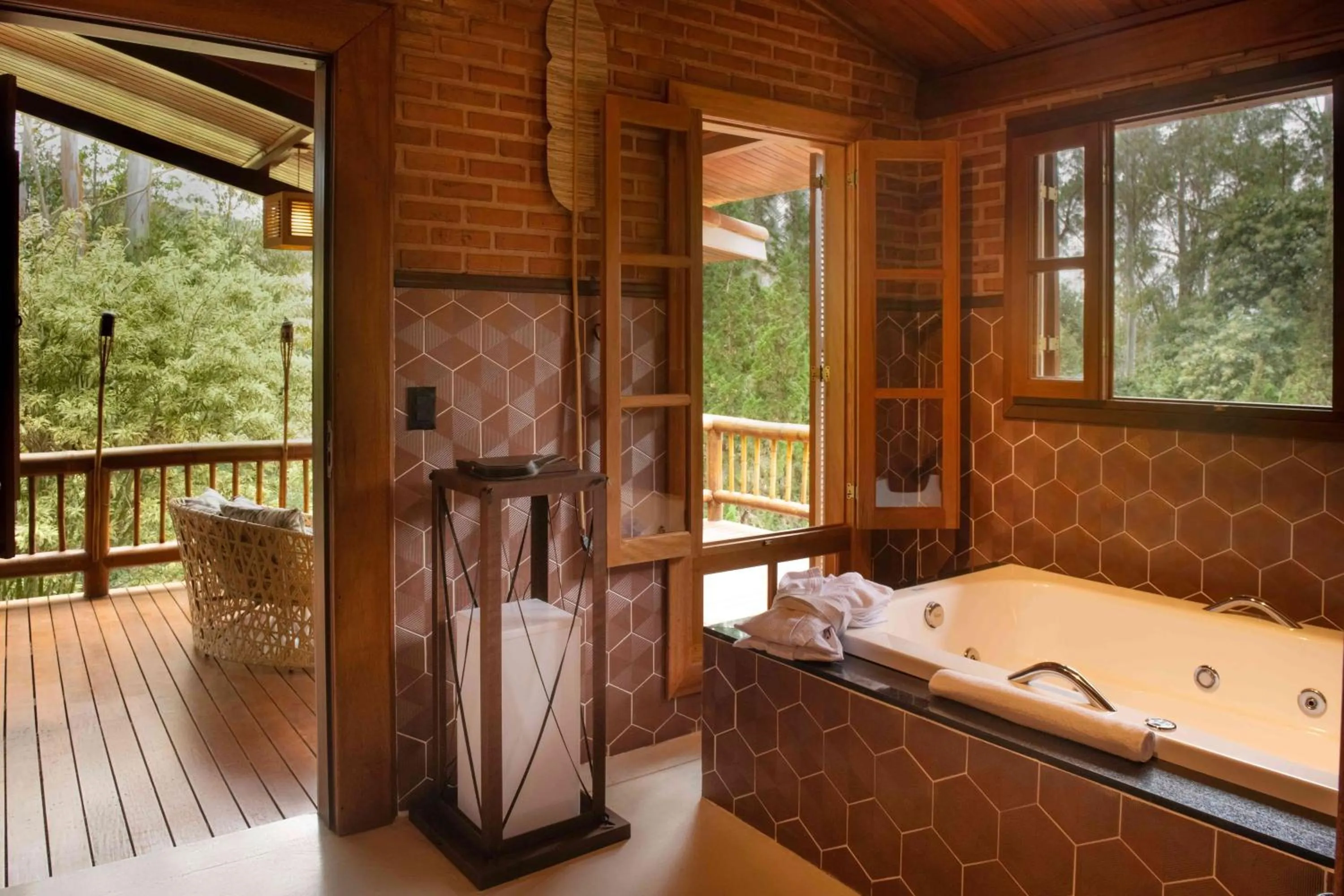 Hot Tub in Embaúba Boutique Hotel