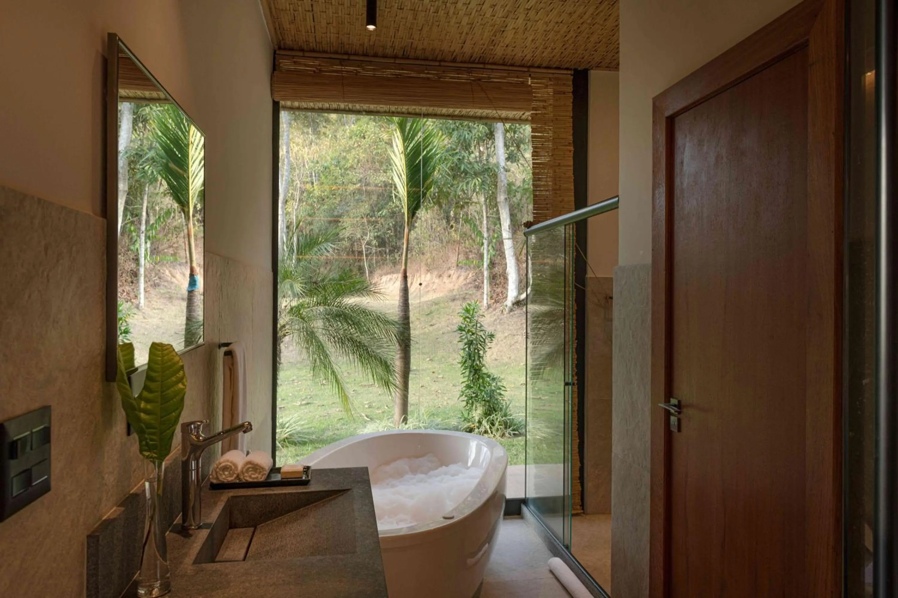 Hot Tub in Embaúba Boutique Hotel