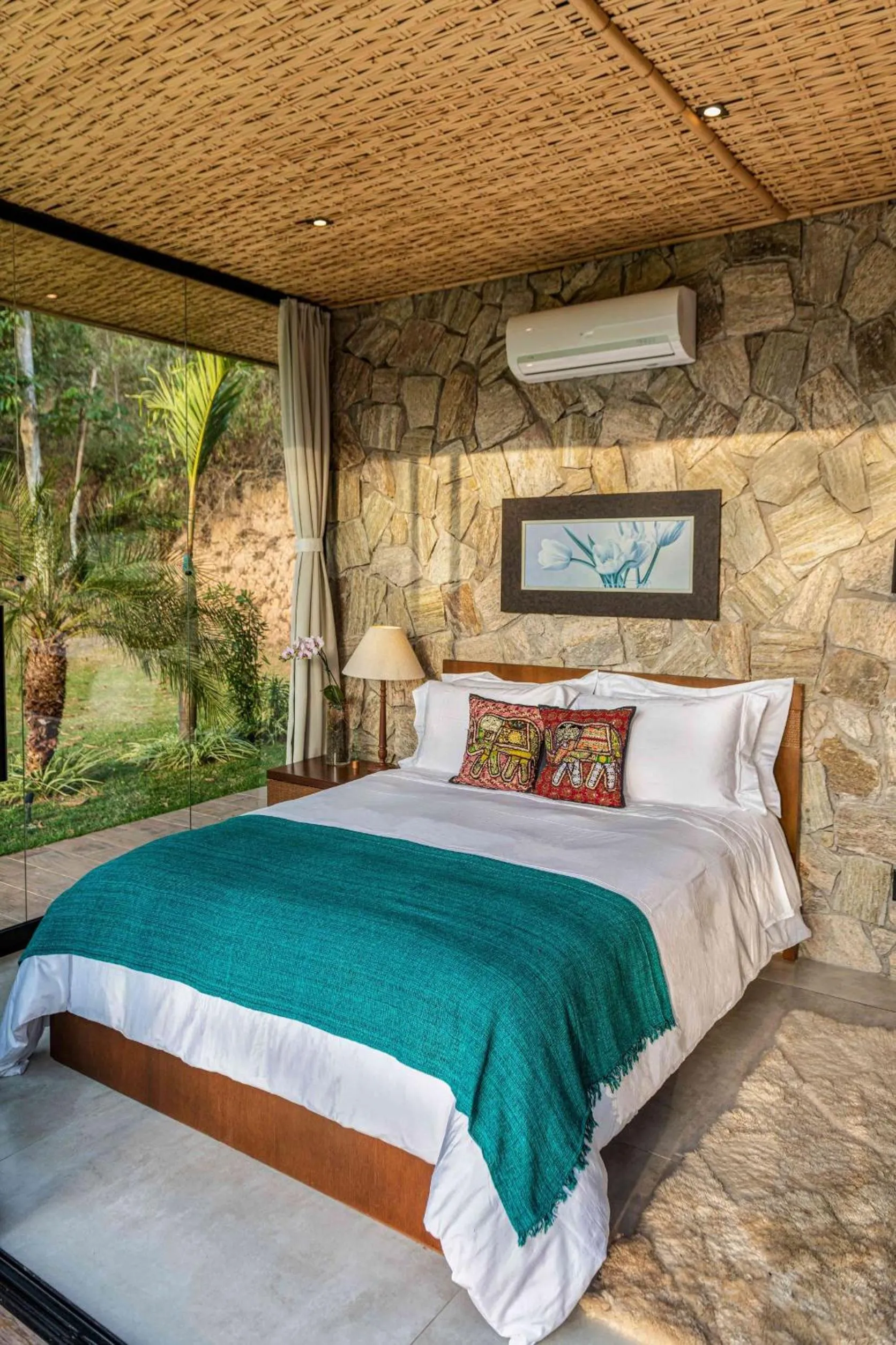 Bed in Embaúba Boutique Hotel