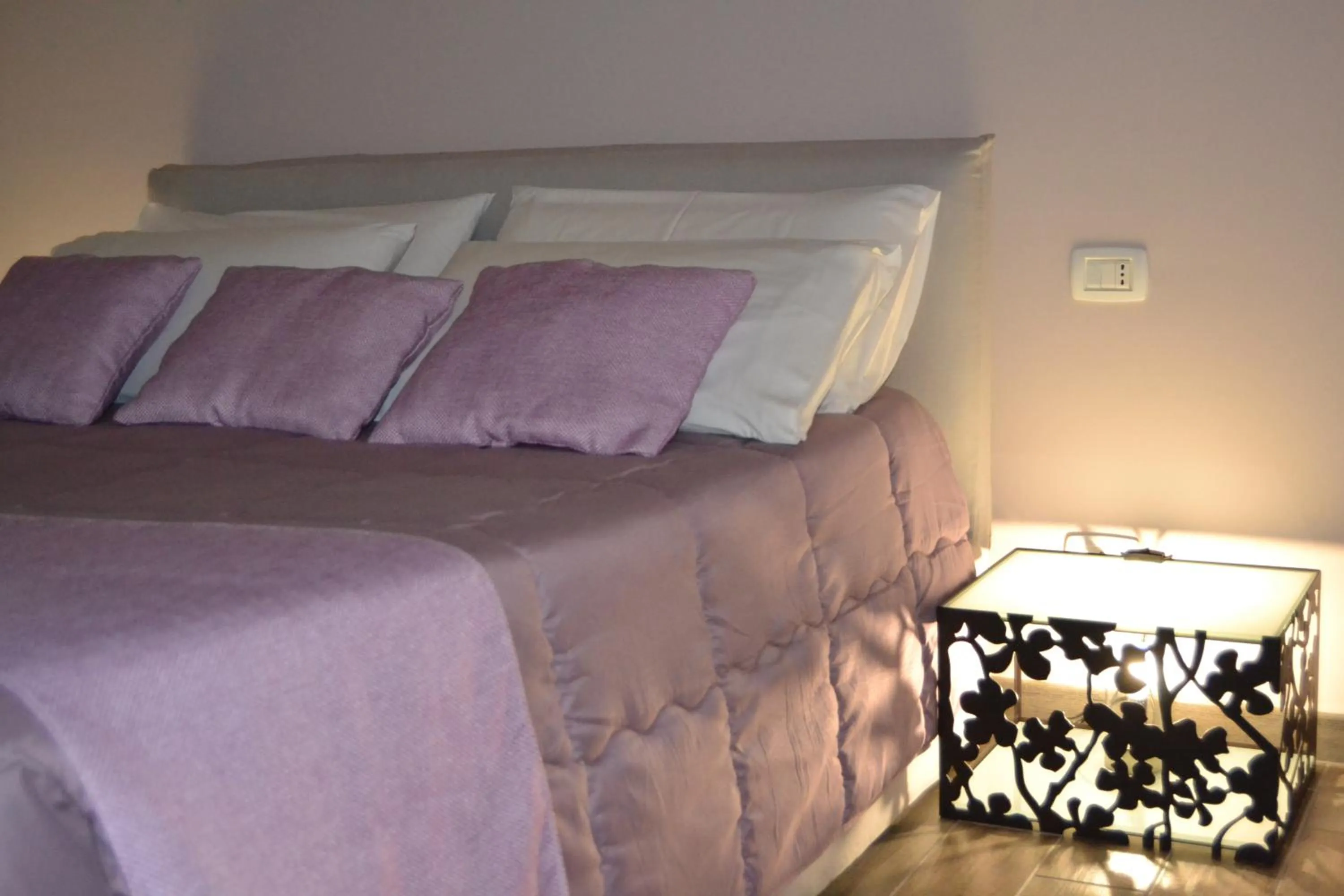 Decorative detail, Bed in Karina's Rooms