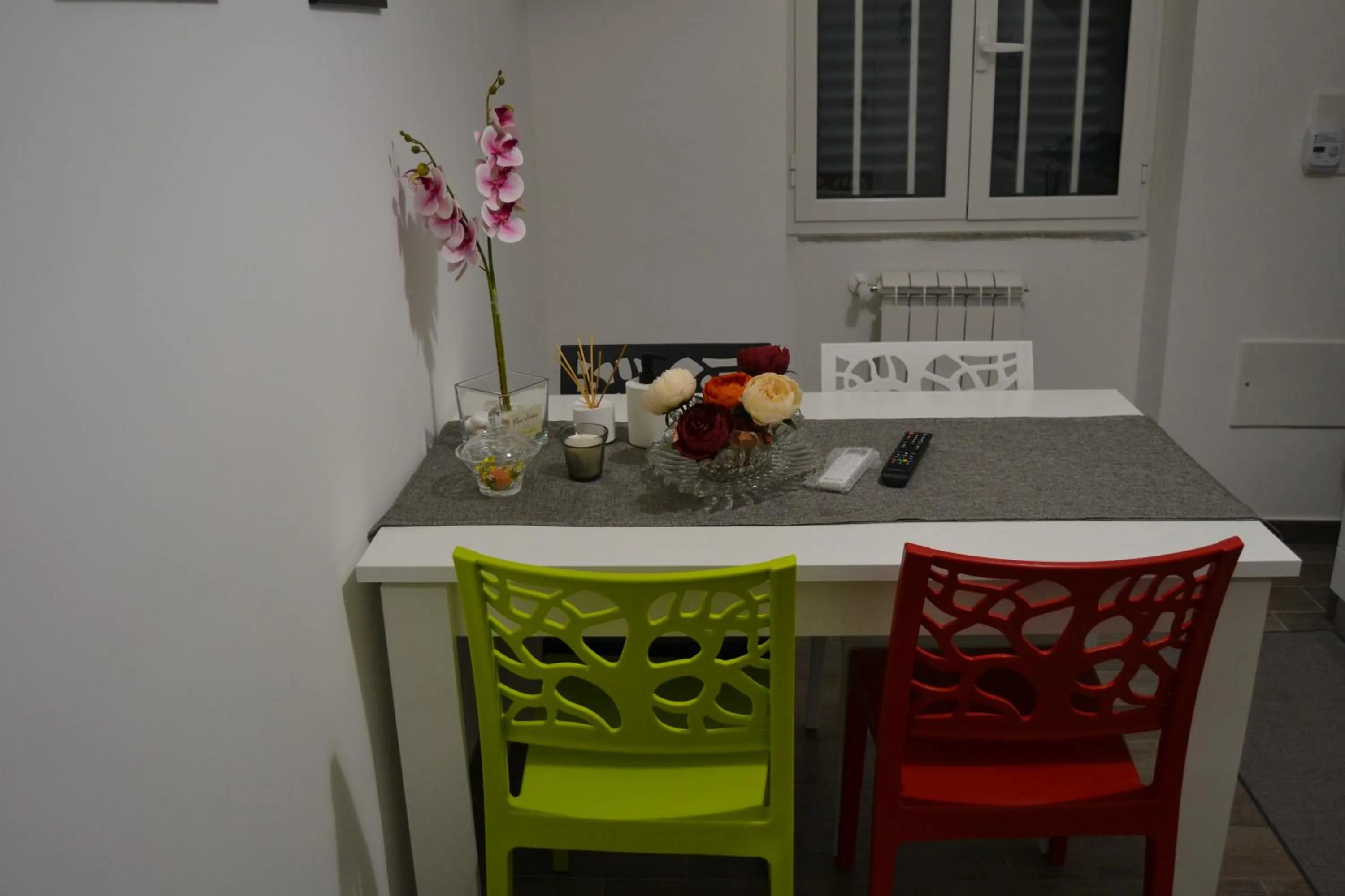 Kitchen or kitchenette, Kitchen/Kitchenette in Karina's Rooms