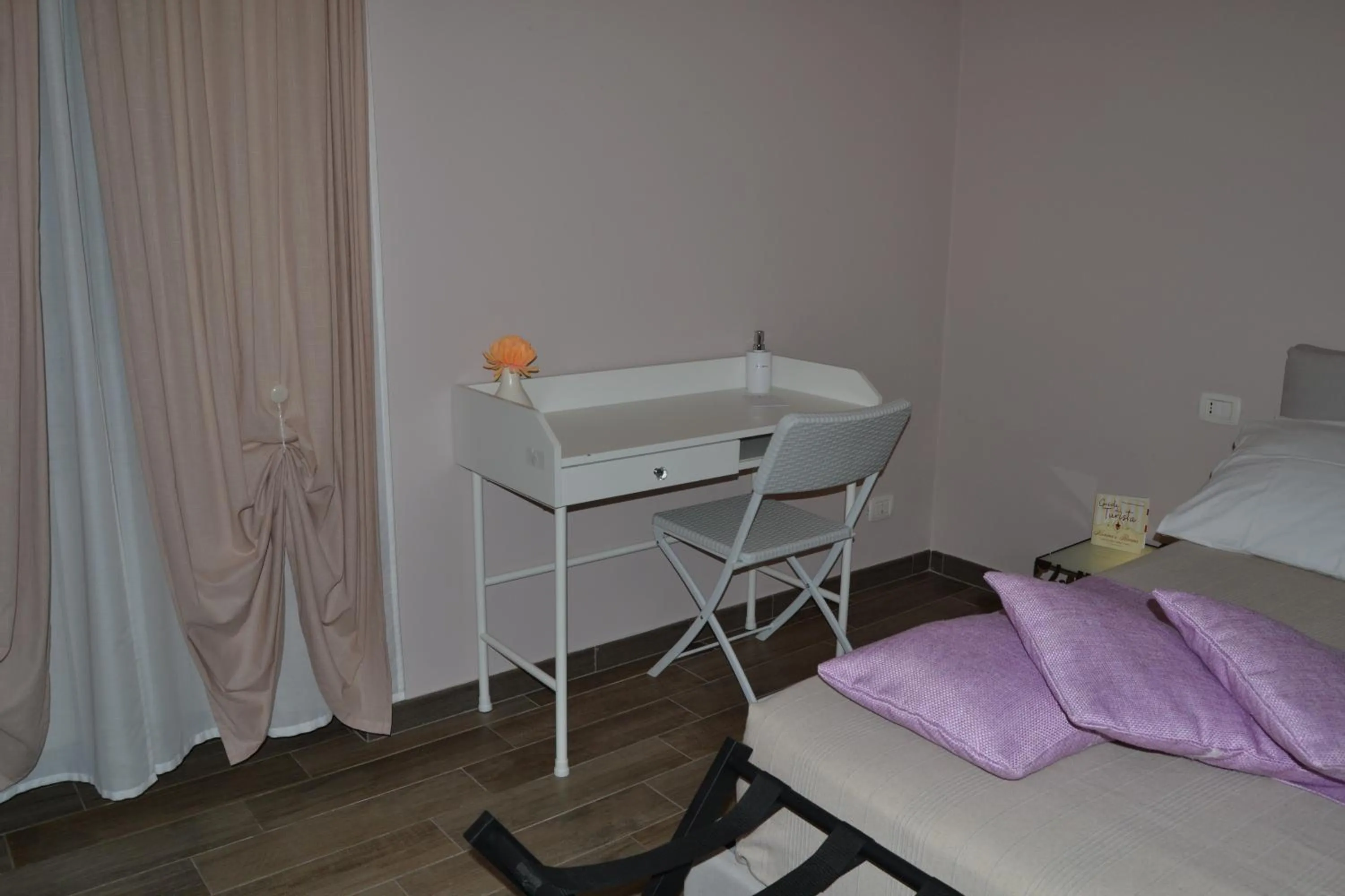 Photo of the whole room, Bed in Karina's Rooms