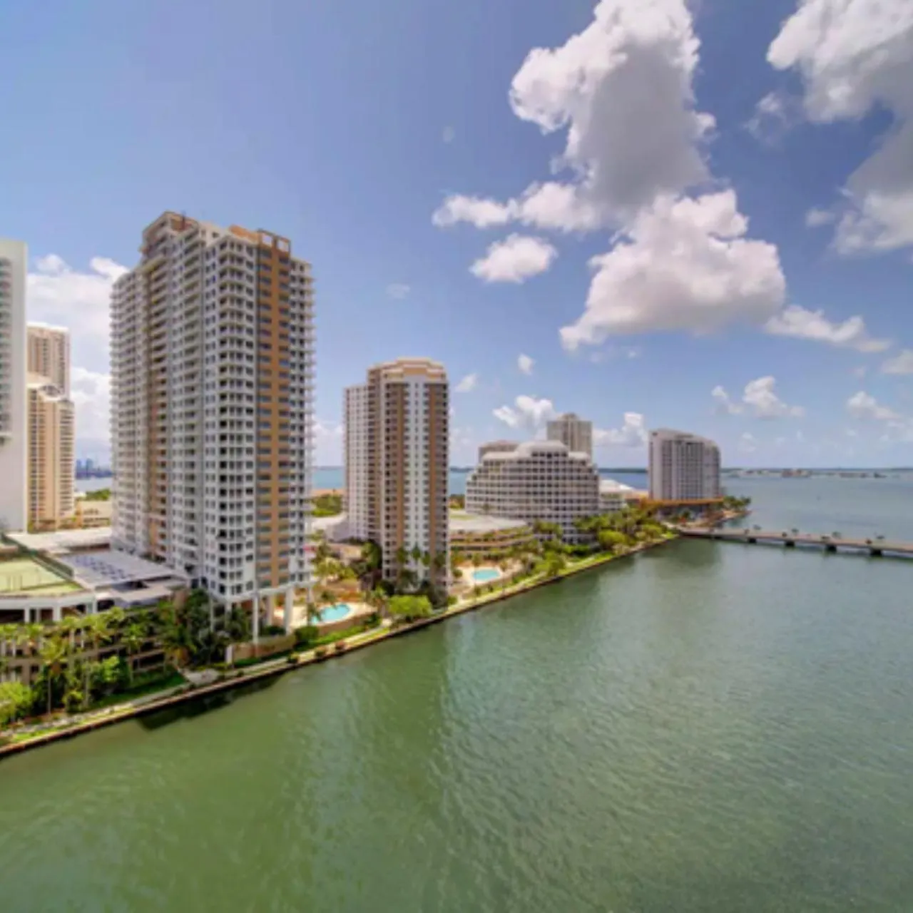Lake view in Vacation Apartment for Couples in Miami
