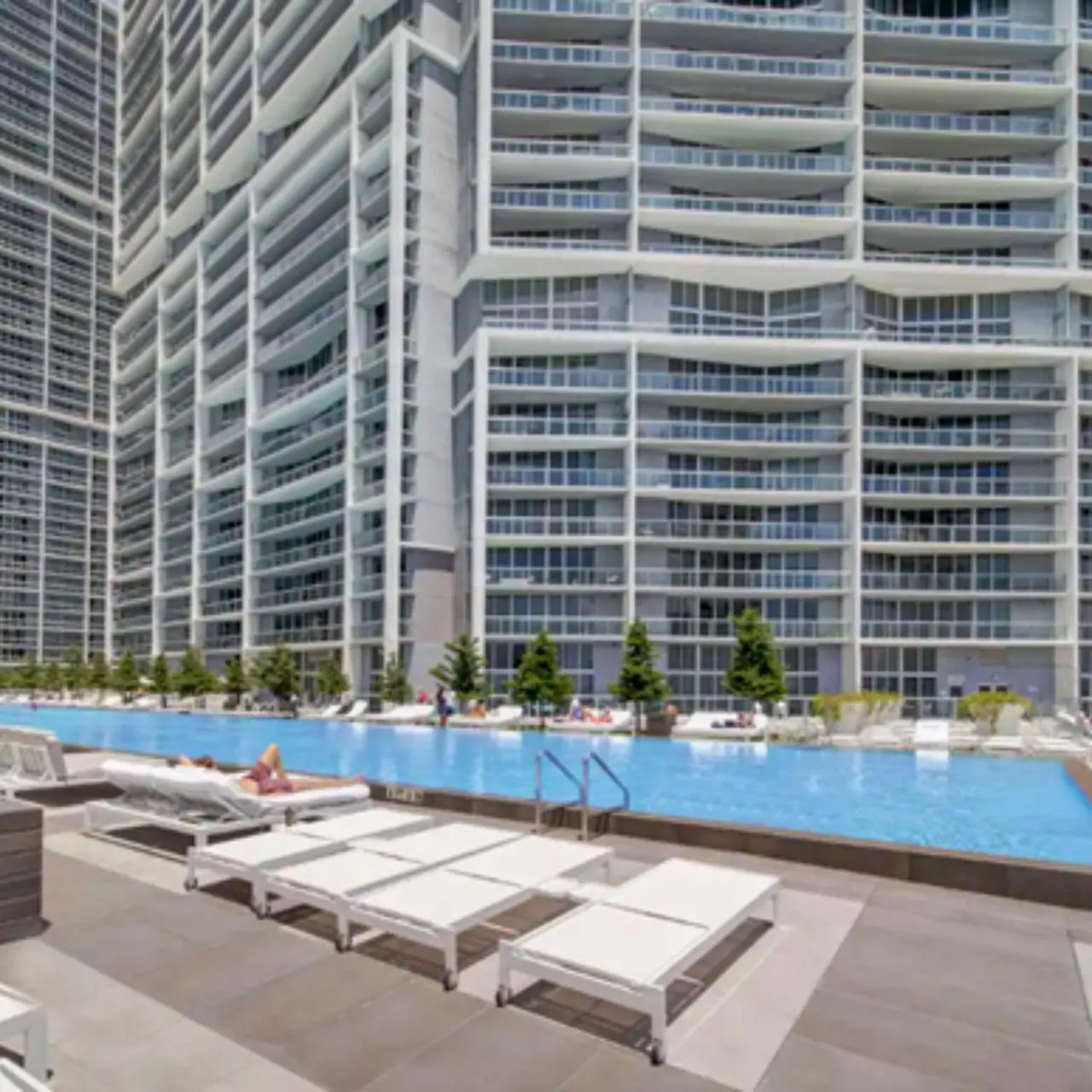 Property building in Vacation Apartment for Couples in Miami