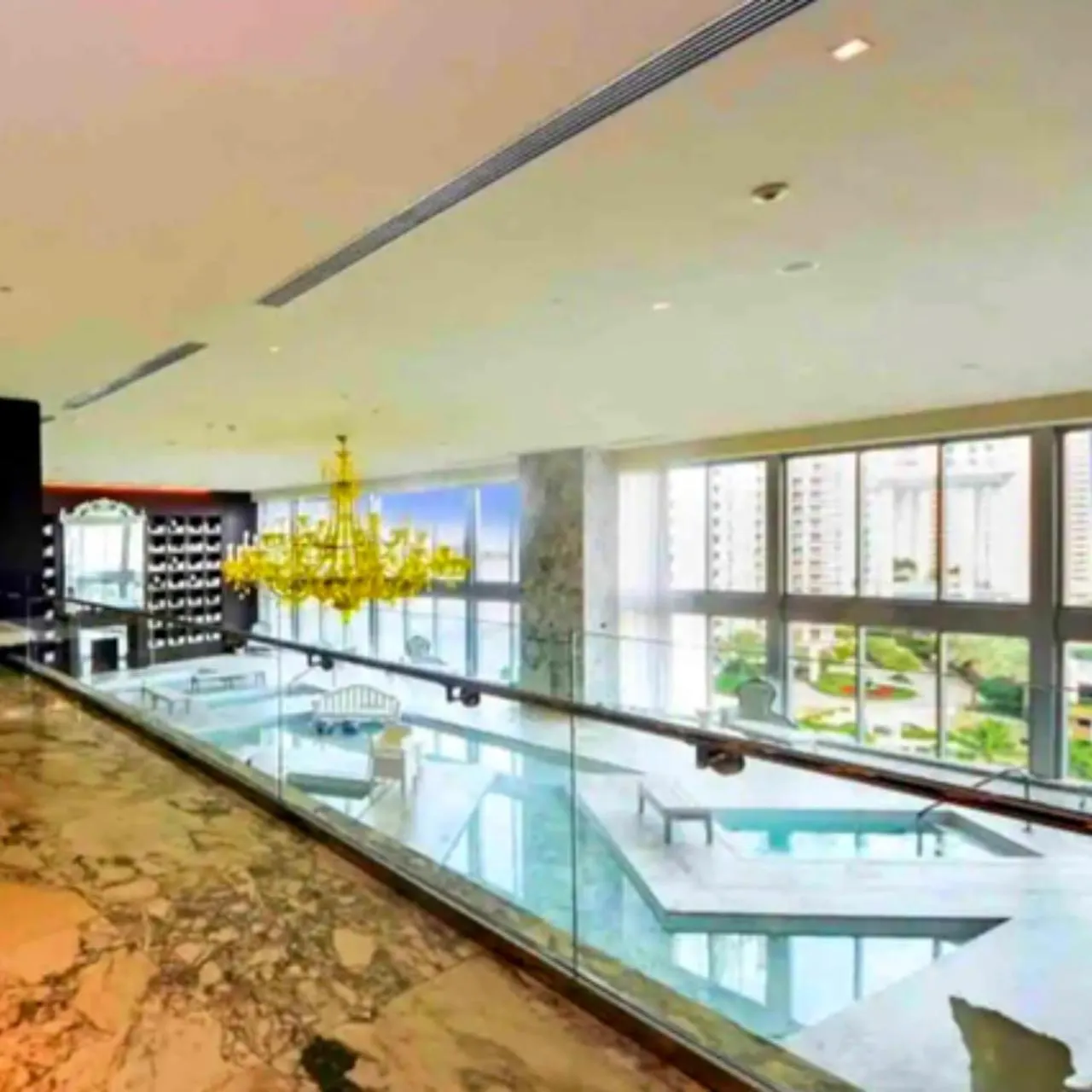 Swimming pool in Vacation Apartment for Couples in Miami