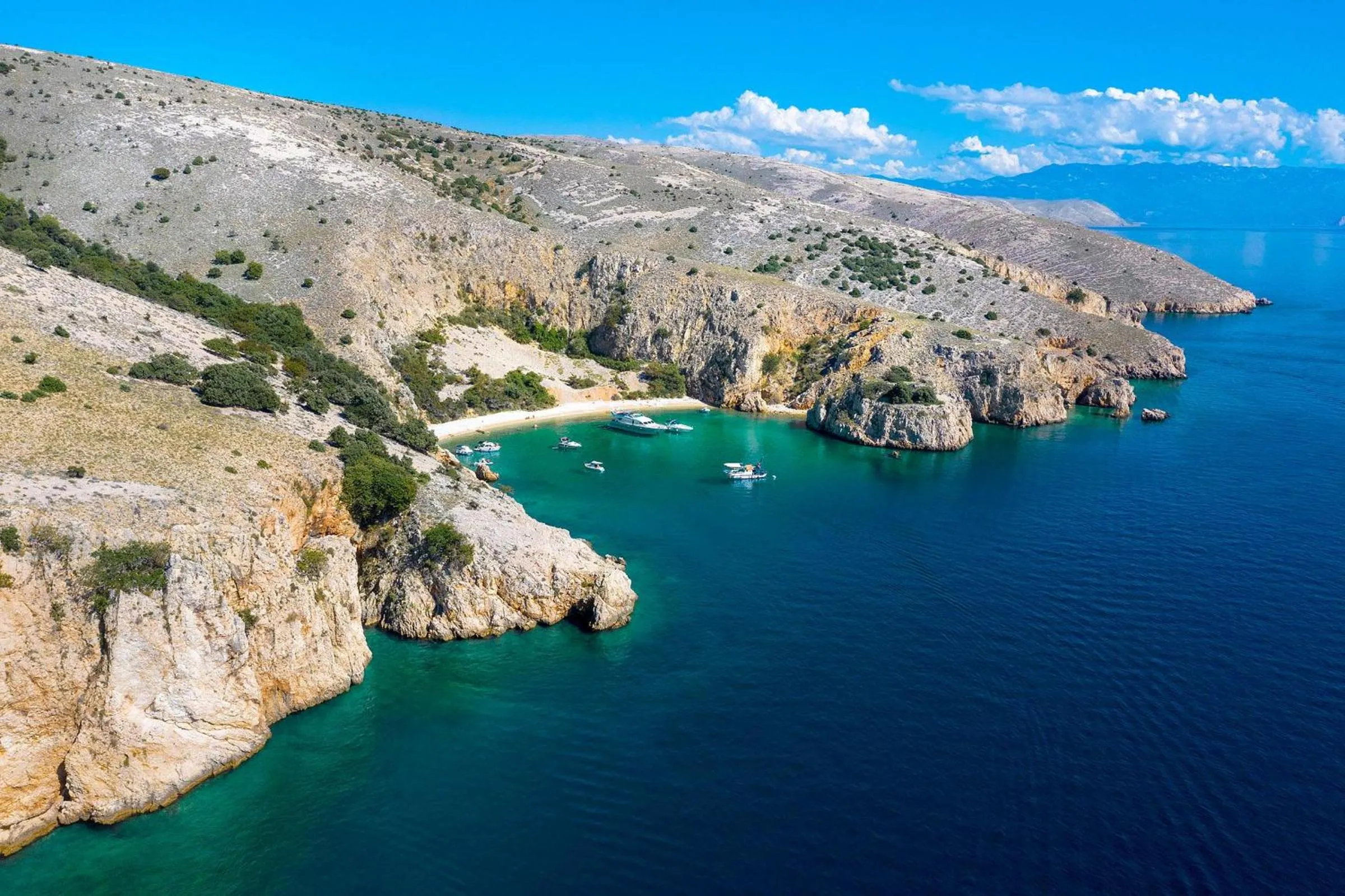 Luxury apartment Marco Polo with a private swimming pool with salt sea water