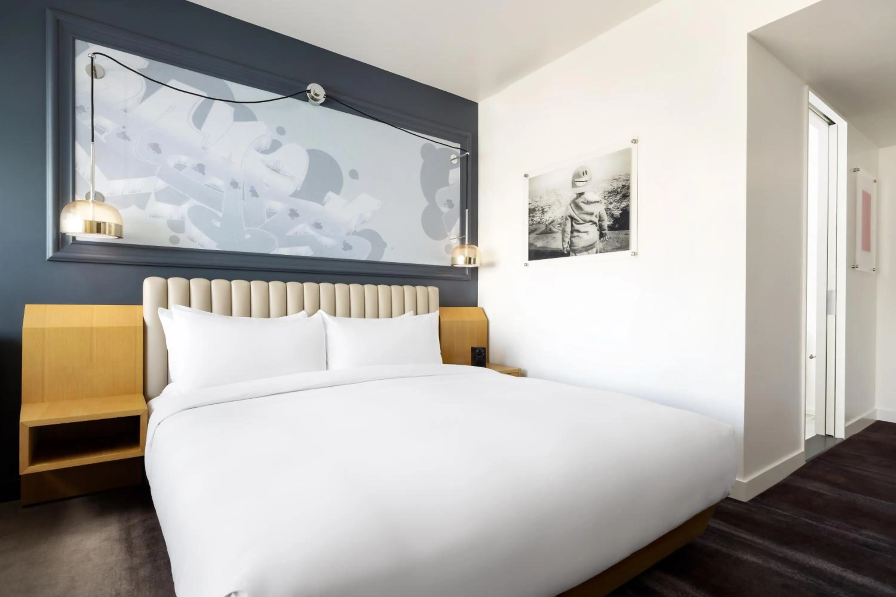 Bedroom, Bed in Timbri Hotel San Francisco, Curio Collection by Hilton
