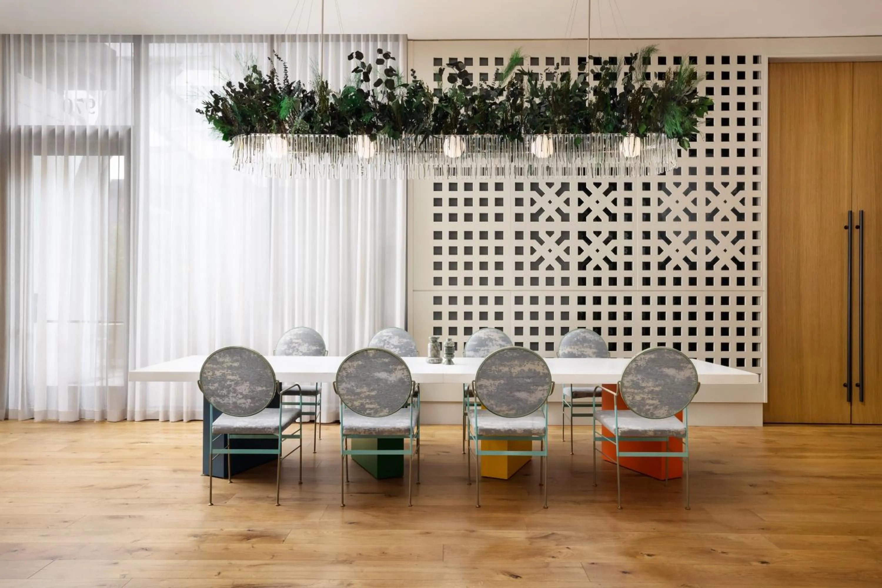 Seating area in Timbri Hotel San Francisco, Curio Collection by Hilton