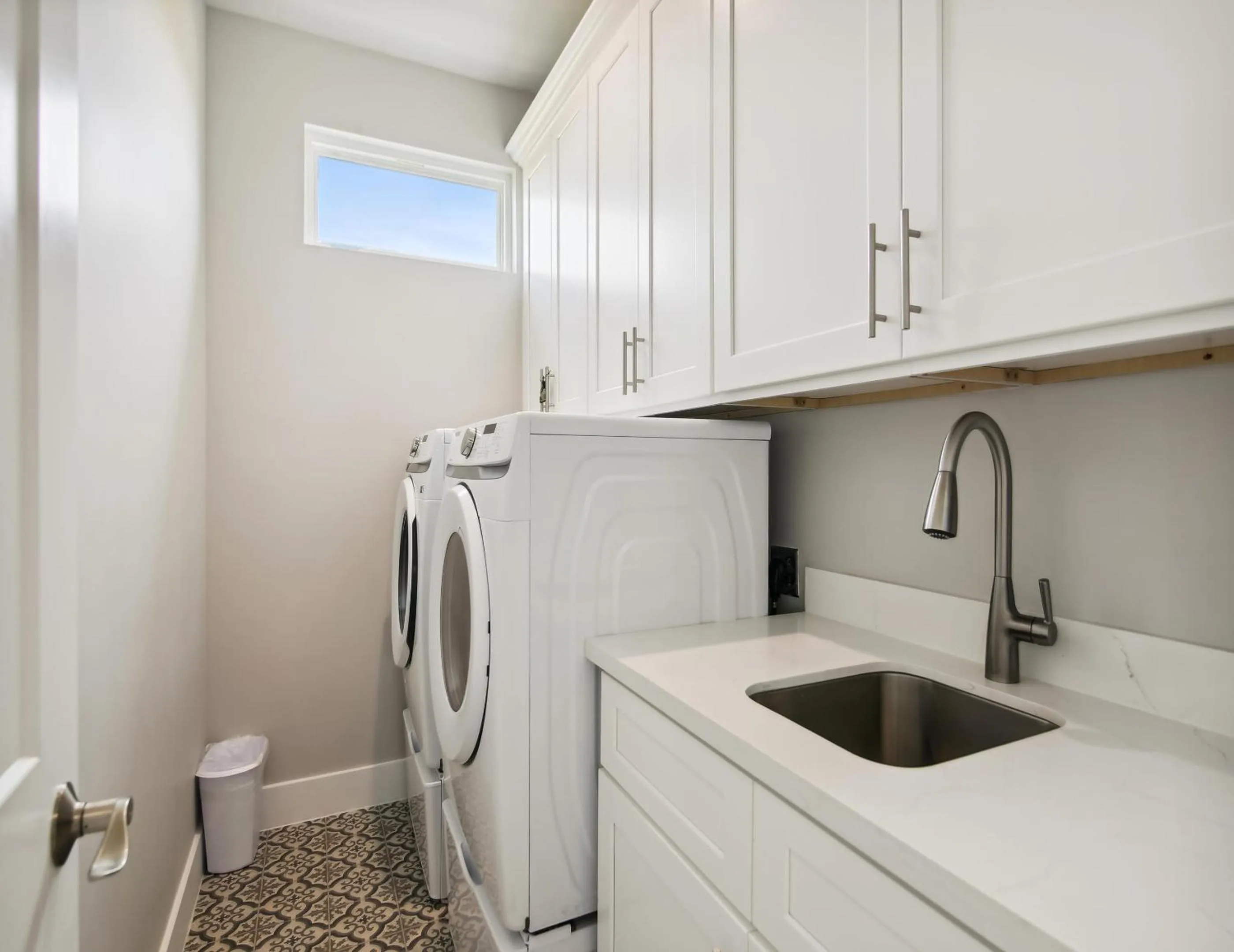 Property building in Pearl of the Sea