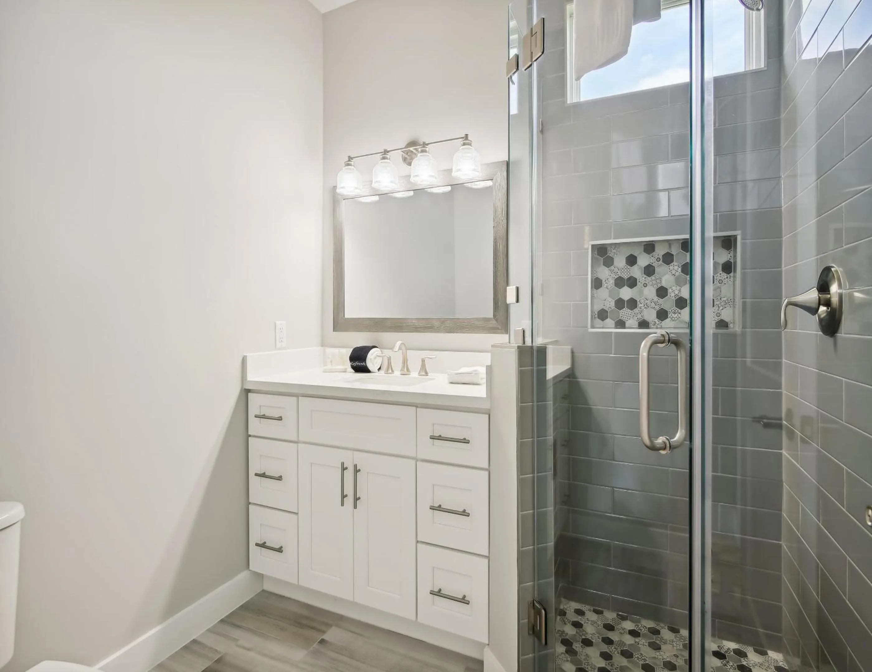 Property building in Pearl of the Sea