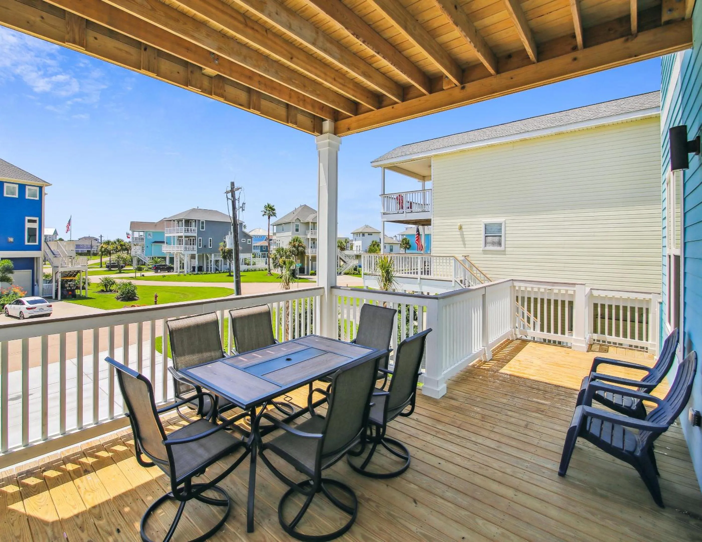 Property building in Pearl of the Sea