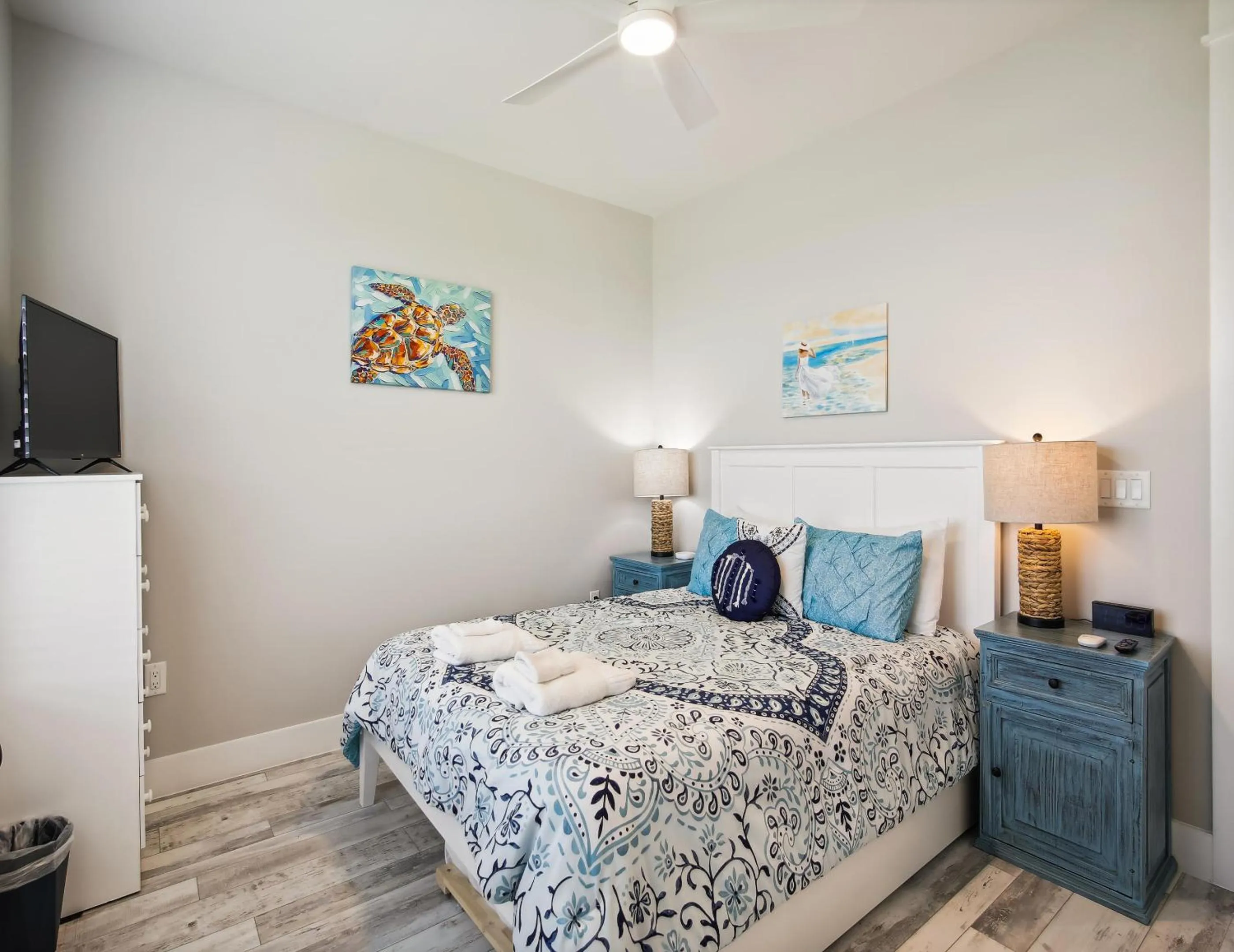 Property building, Bed in Pearl of the Sea