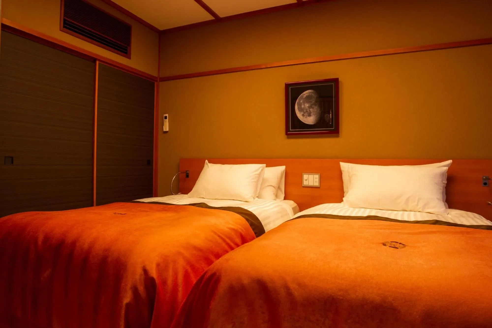 Bedroom in Tsukiyominoza