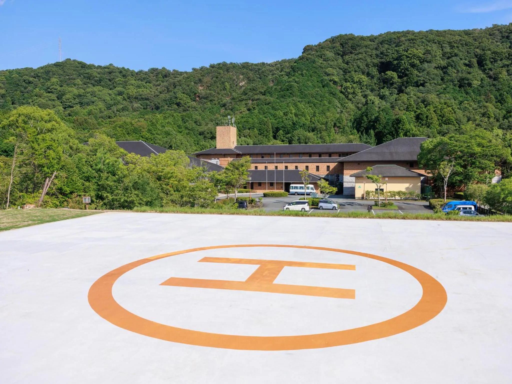 Property building in Tsukiyominoza