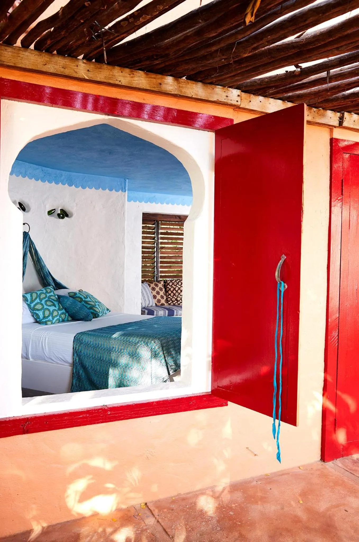 Bedroom in Jakes Hotel