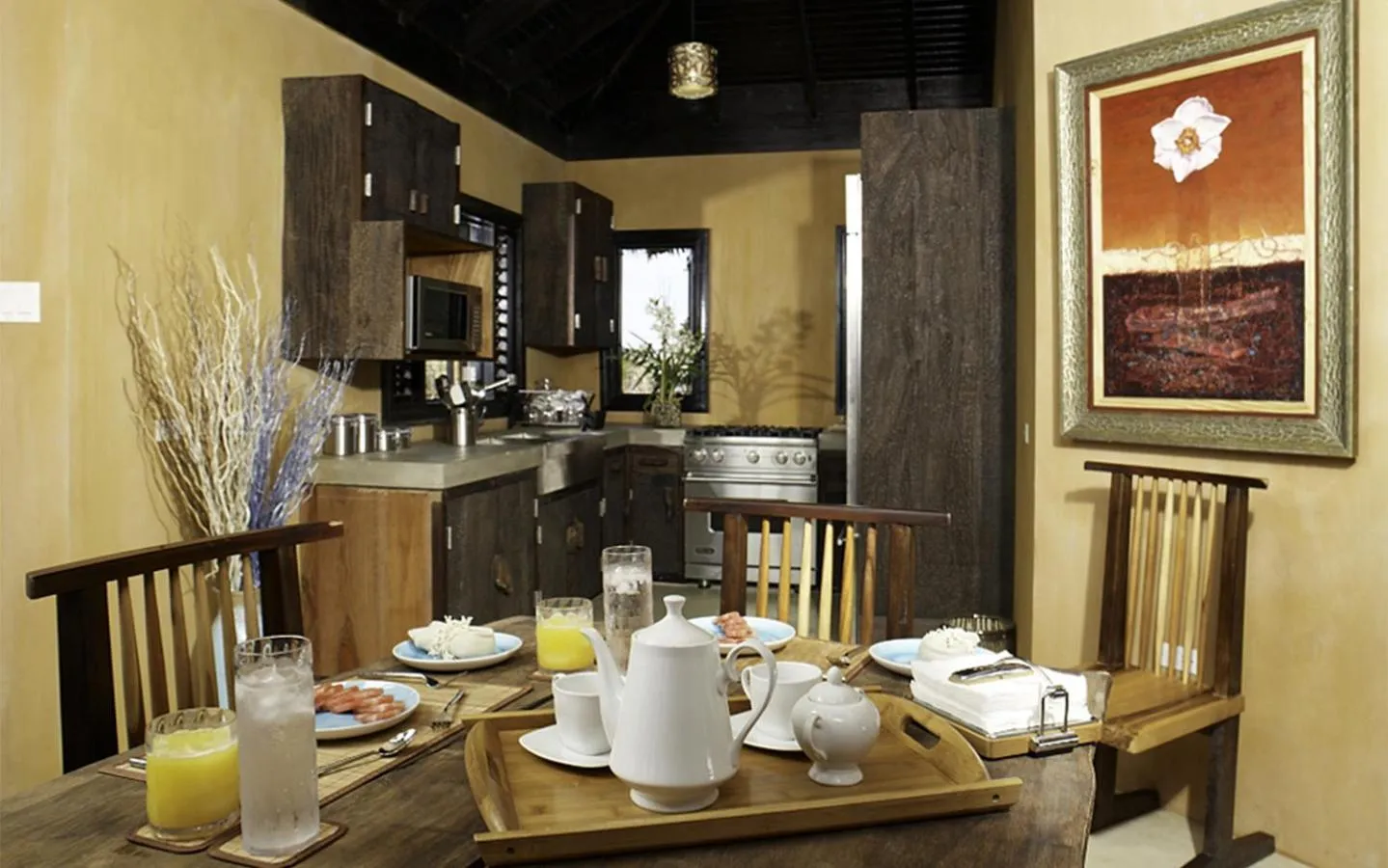 Kitchen or kitchenette in Jakes Hotel