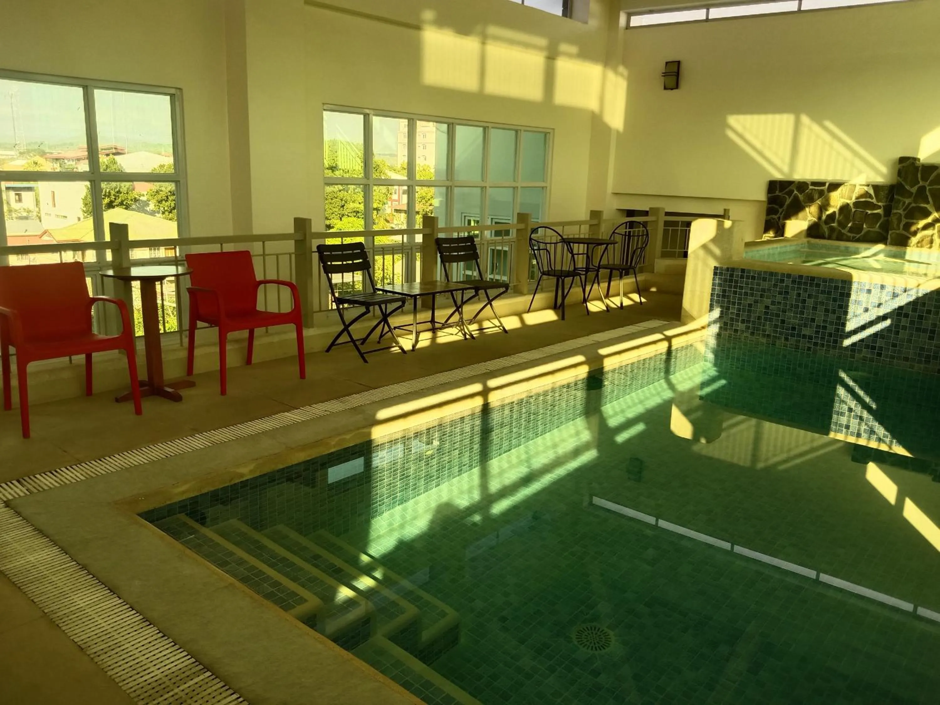 Swimming pool in Sarita Bed and Breakfast