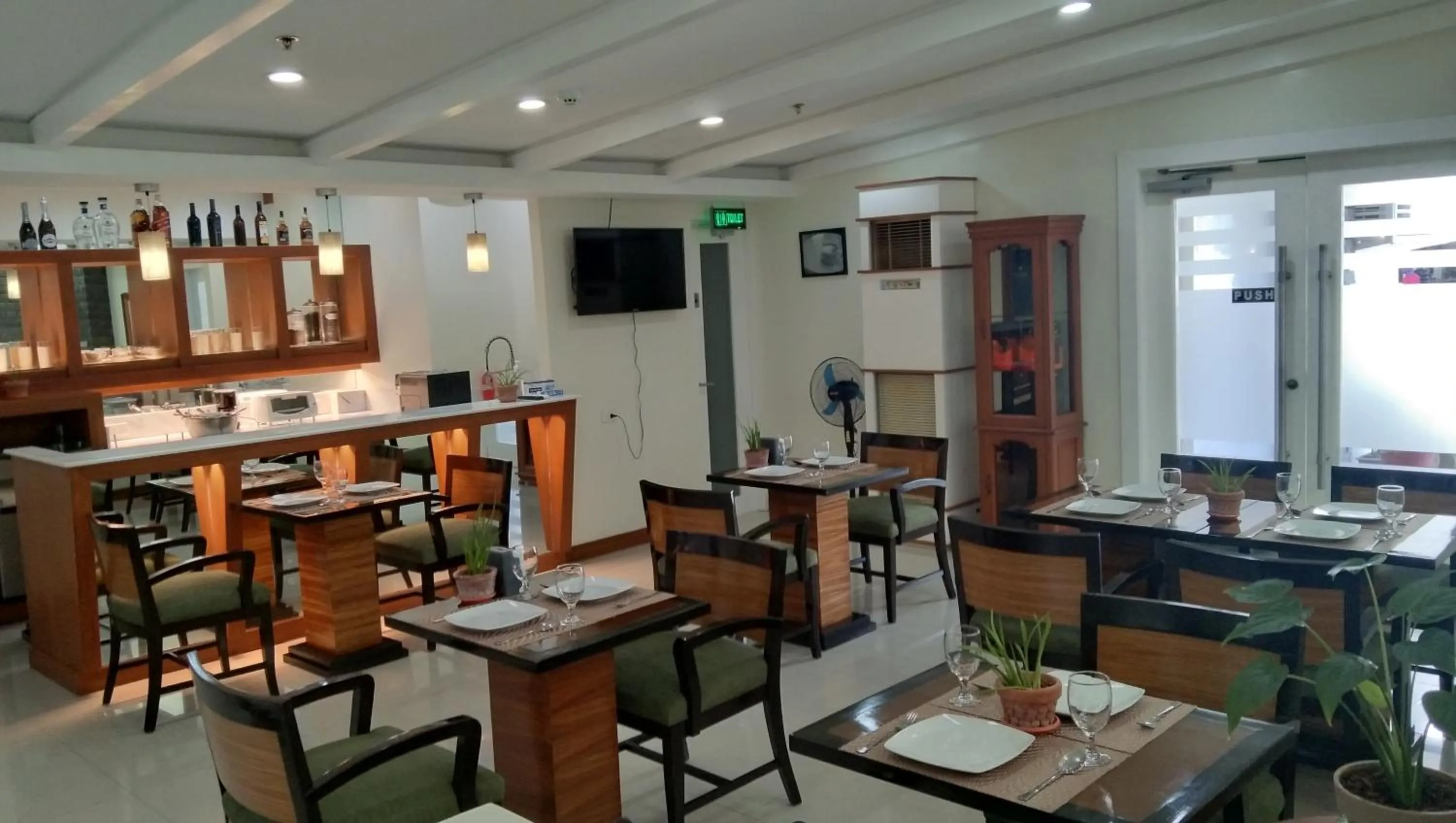 Restaurant/places to eat in Sarita Bed and Breakfast