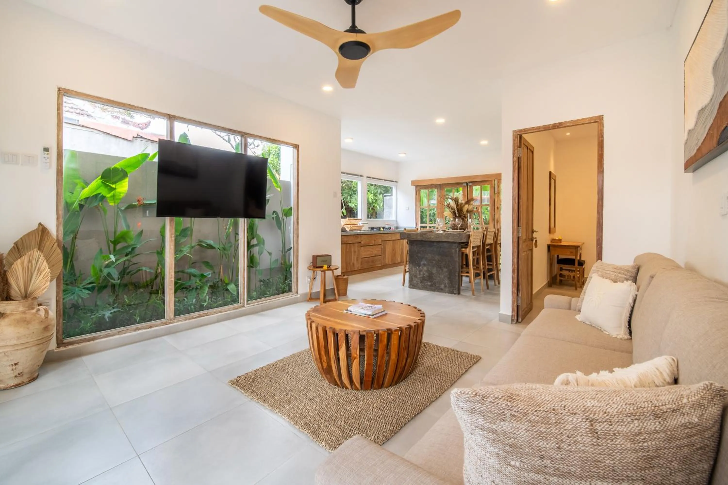 Living room in Tropical Villa Sinar Maluku