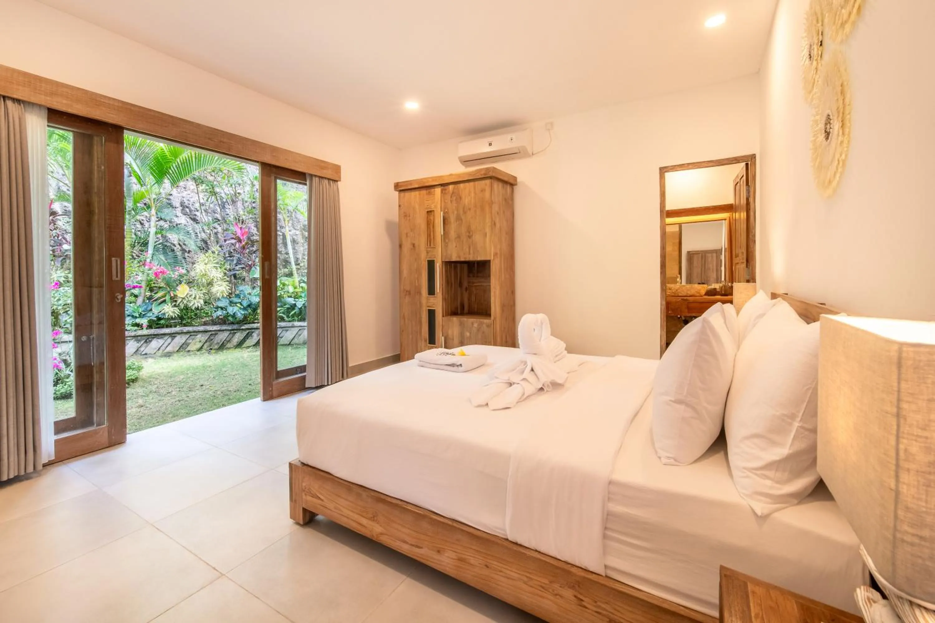 Bedroom, Bed in Tropical Villa Sinar Maluku