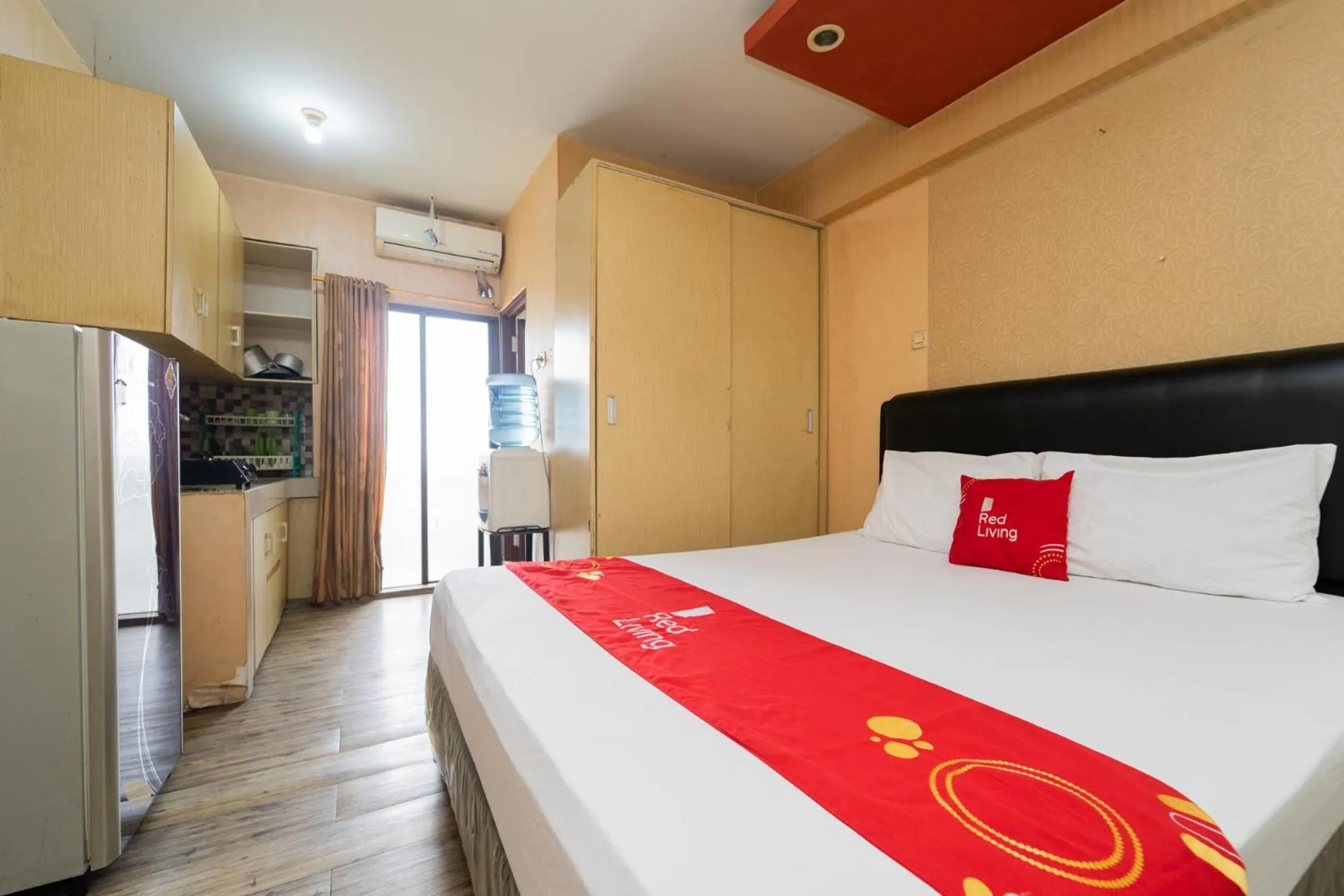 Bedroom, Bed in RedLiving Apartemen Gateway Cicadas - DB Room