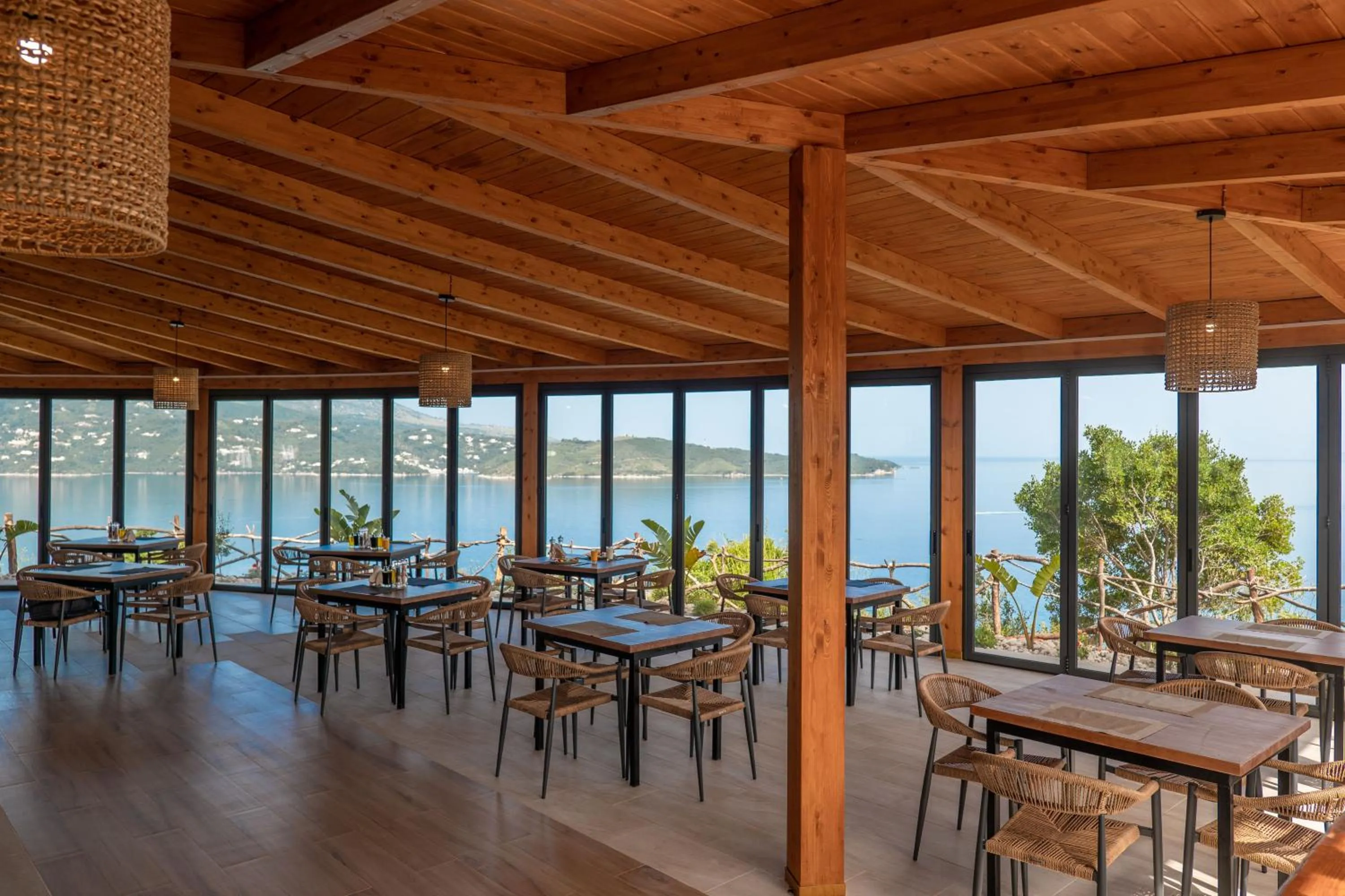 Restaurant/places to eat in Arameras Beach Resort