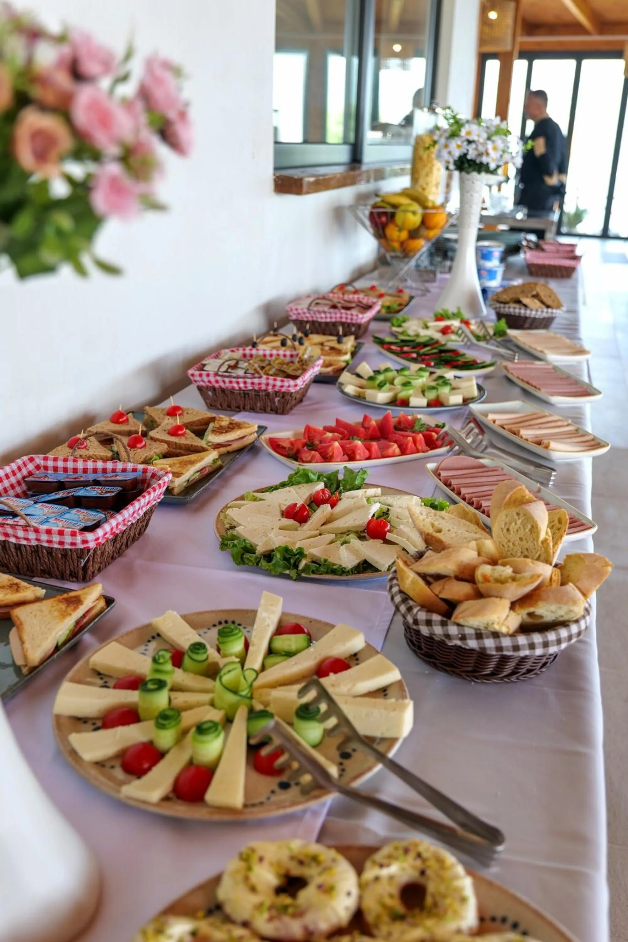 Food and drinks in Arameras Beach Resort