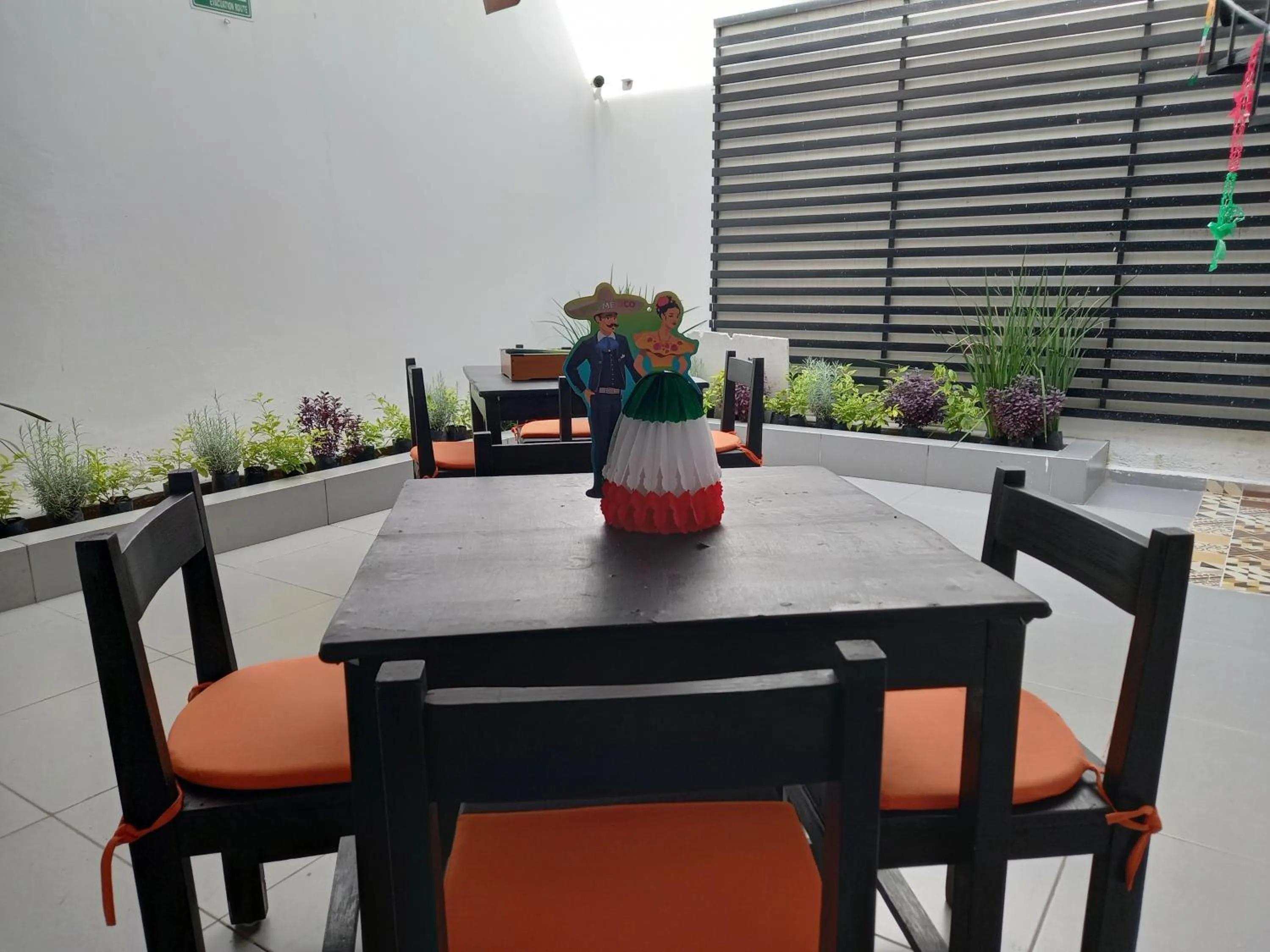 Dining area in Capital O Tu Estancia