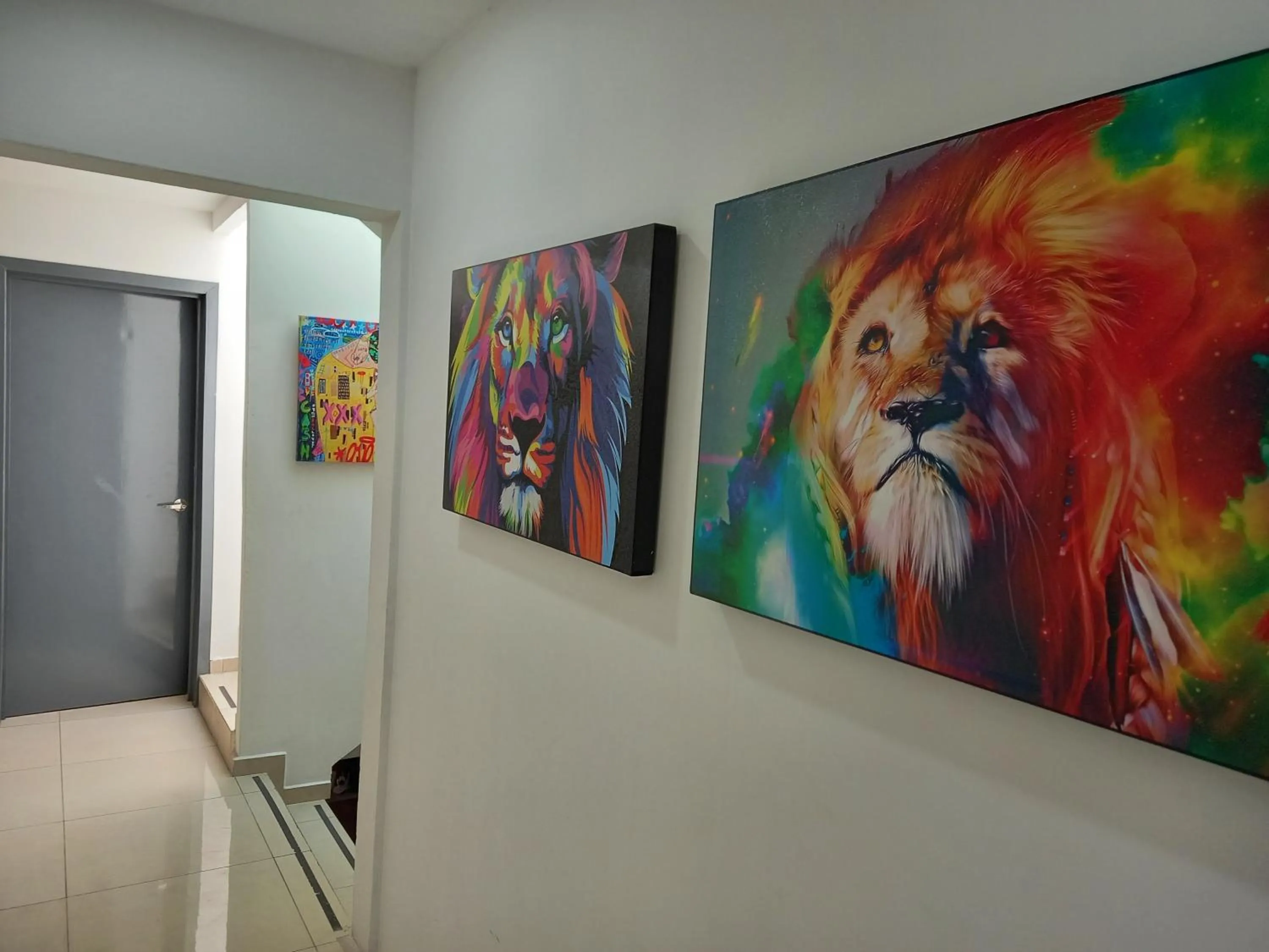 Decorative detail in Capital O Tu Estancia