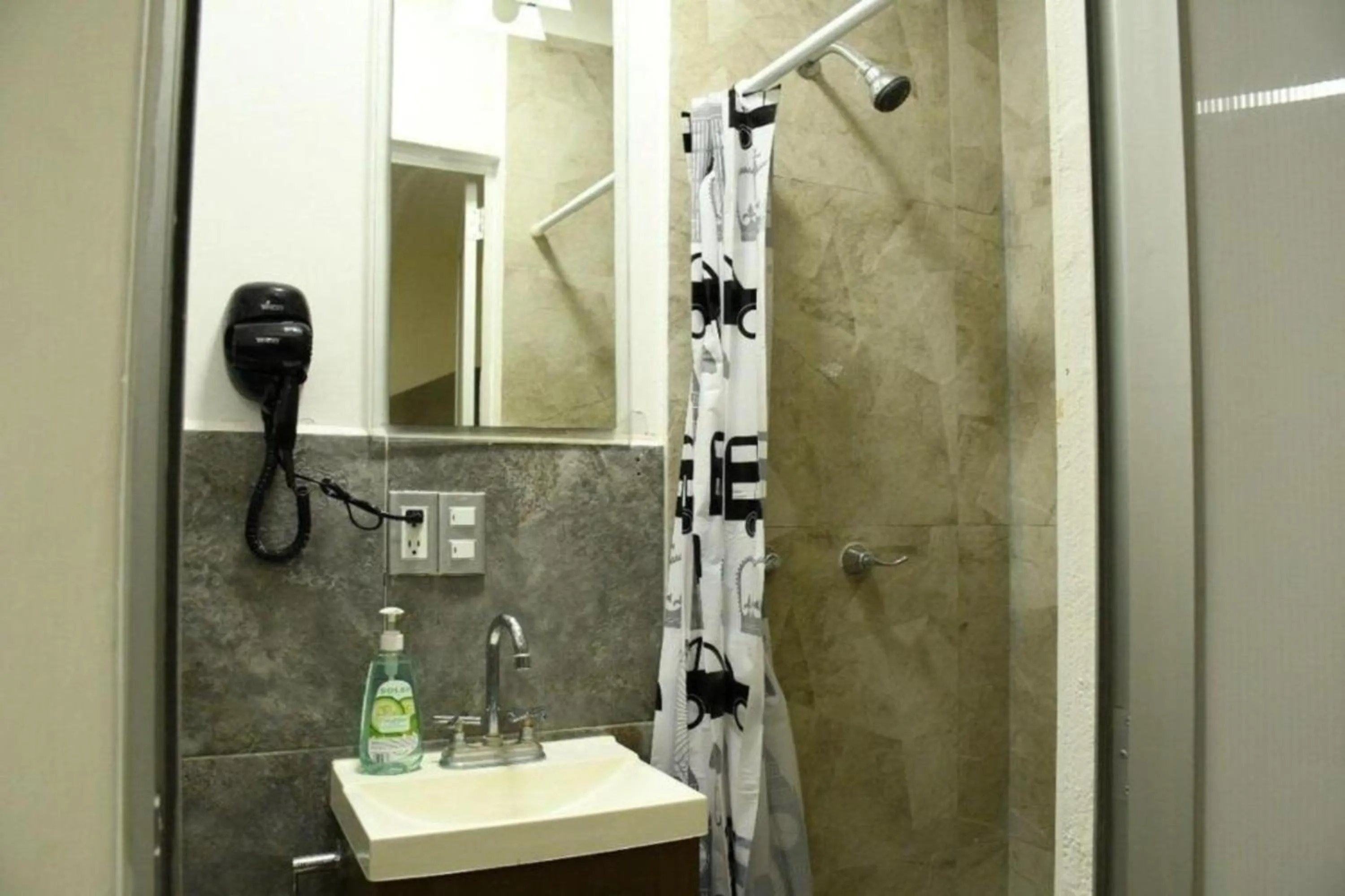 Bathroom in Capital O Tu Estancia