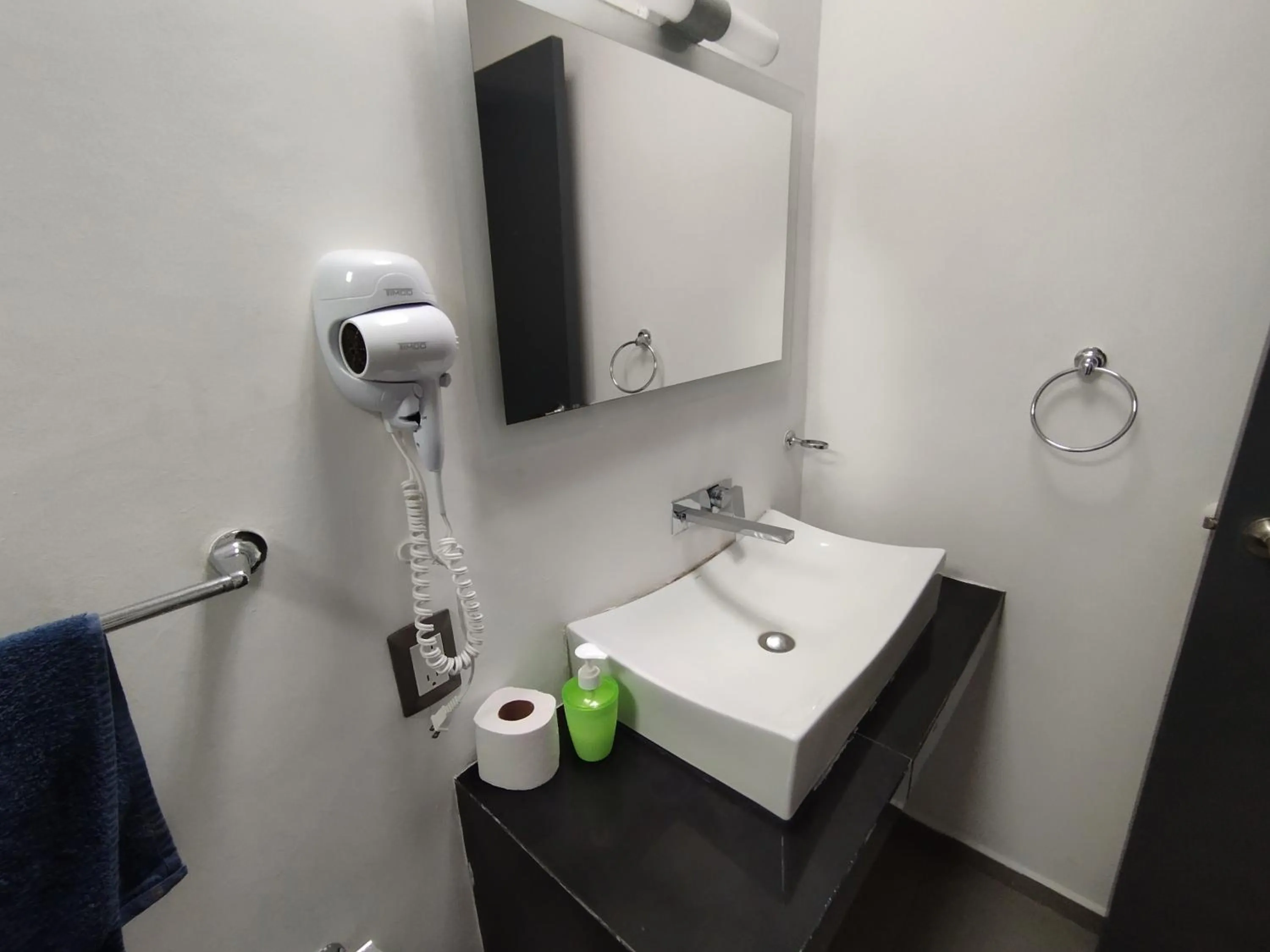 Bathroom in Capital O Tu Estancia