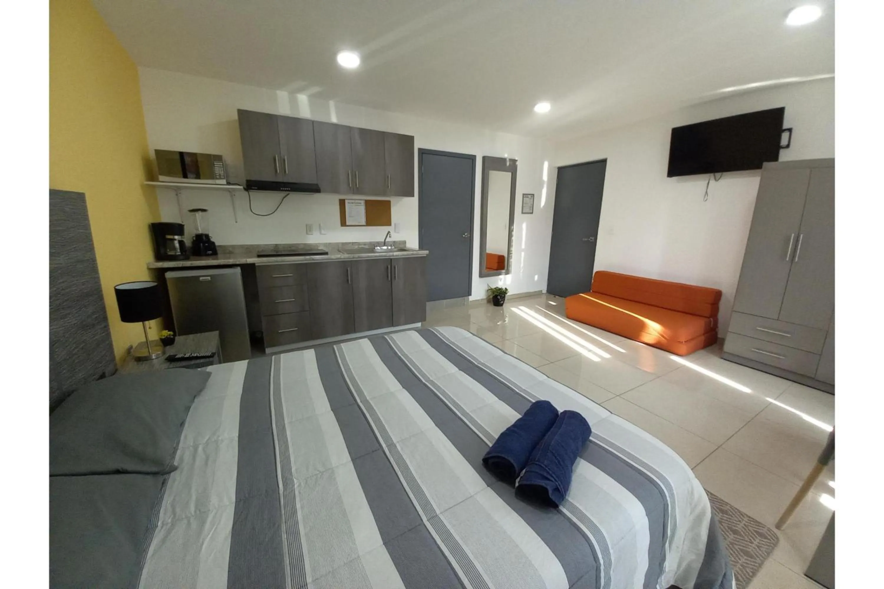 Bedroom, Bed in Capital O Tu Estancia