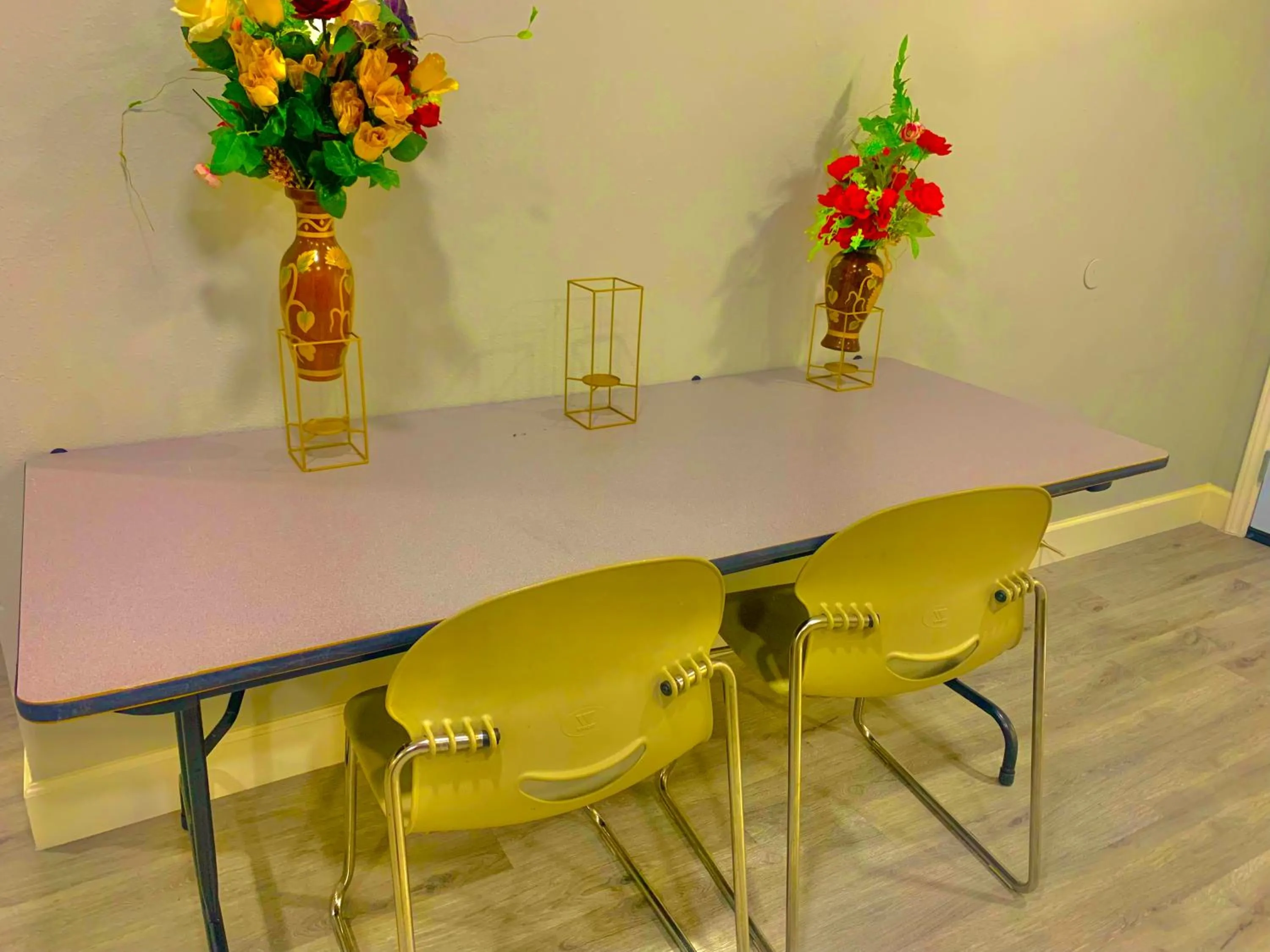 Seating area in STOP Inn STAY HOSTEL