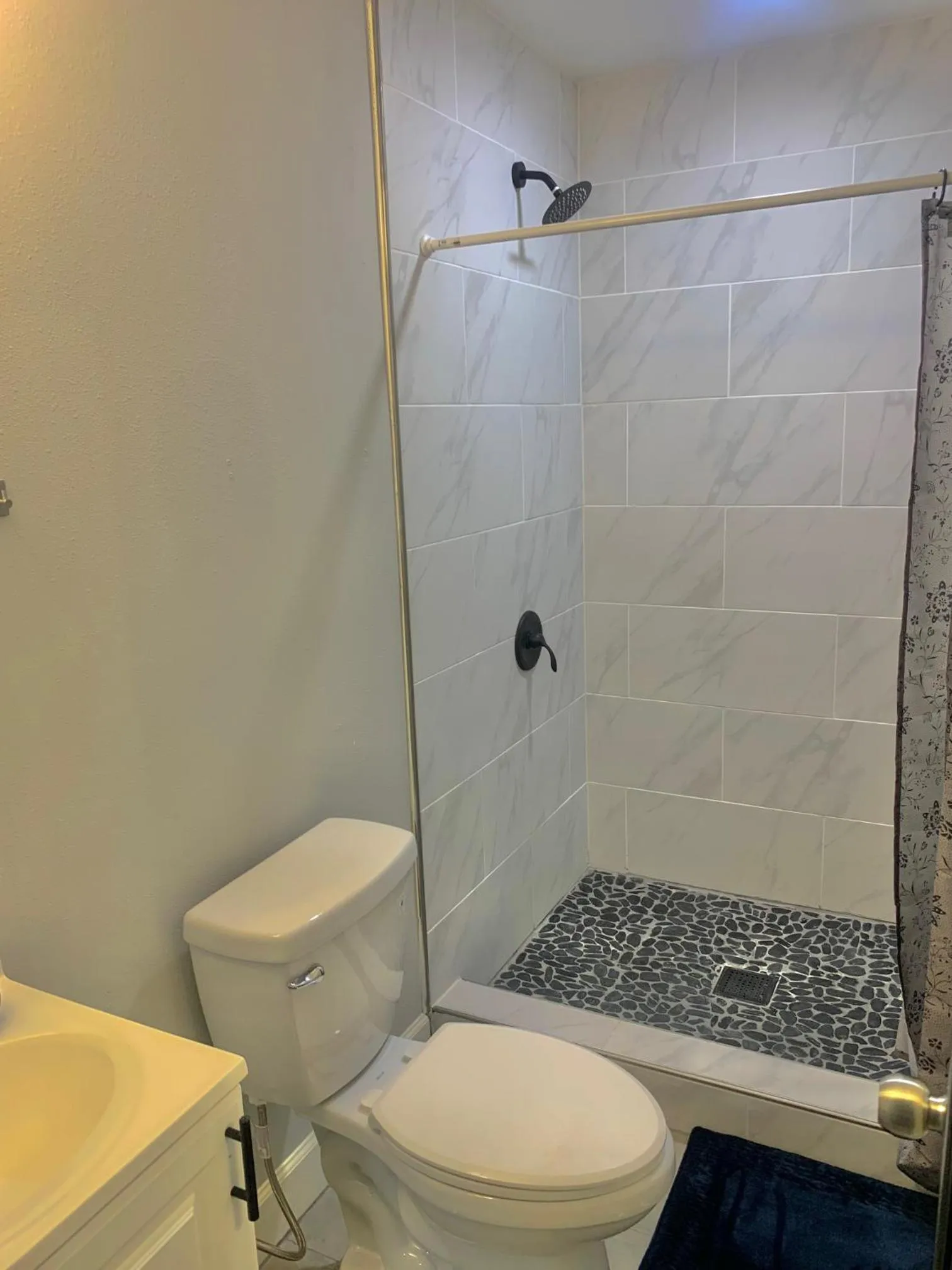 Shower in STOP Inn STAY HOSTEL