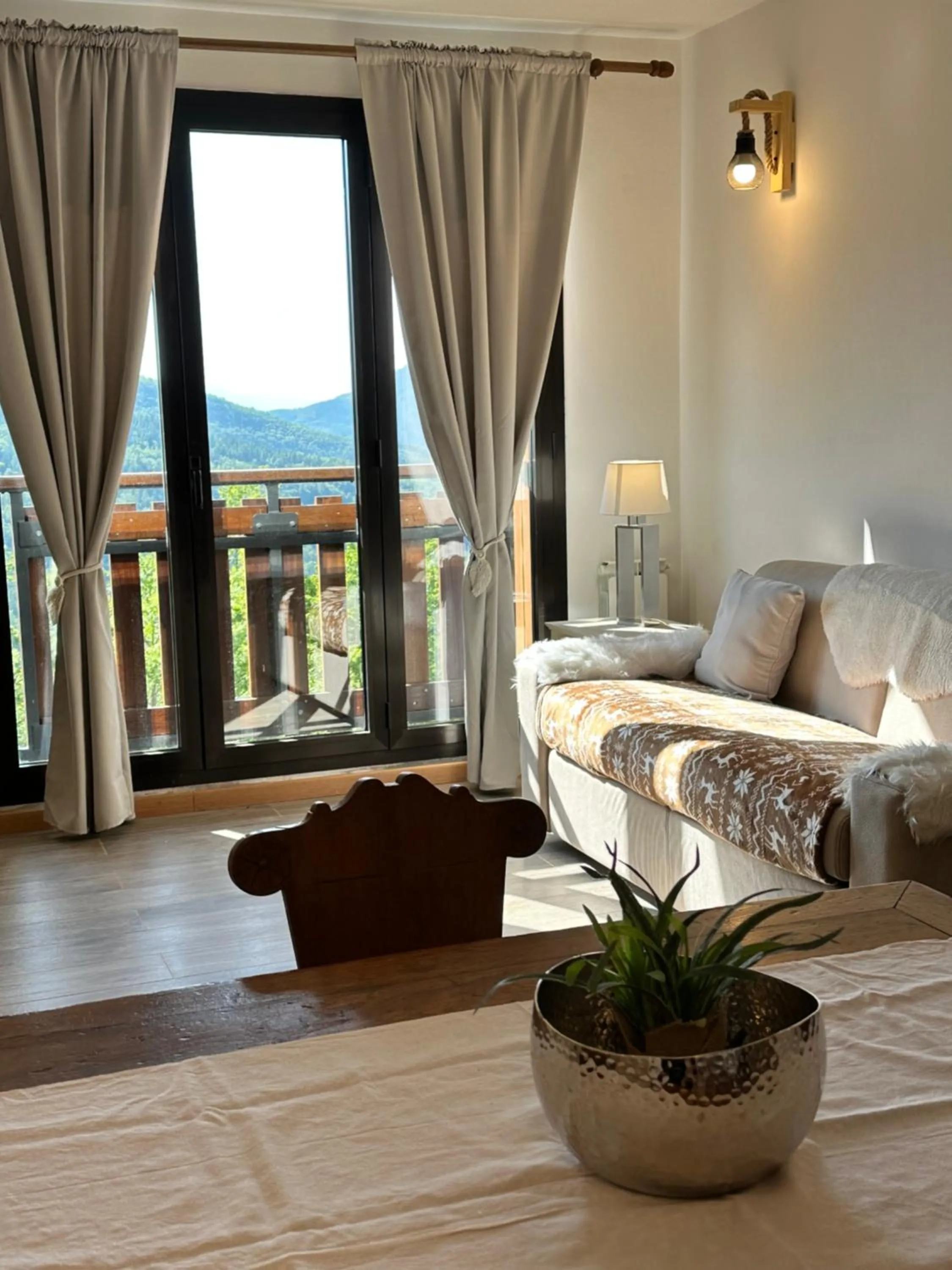 Living room, Bed in Residenza Riva Wellness Apartment Spa
